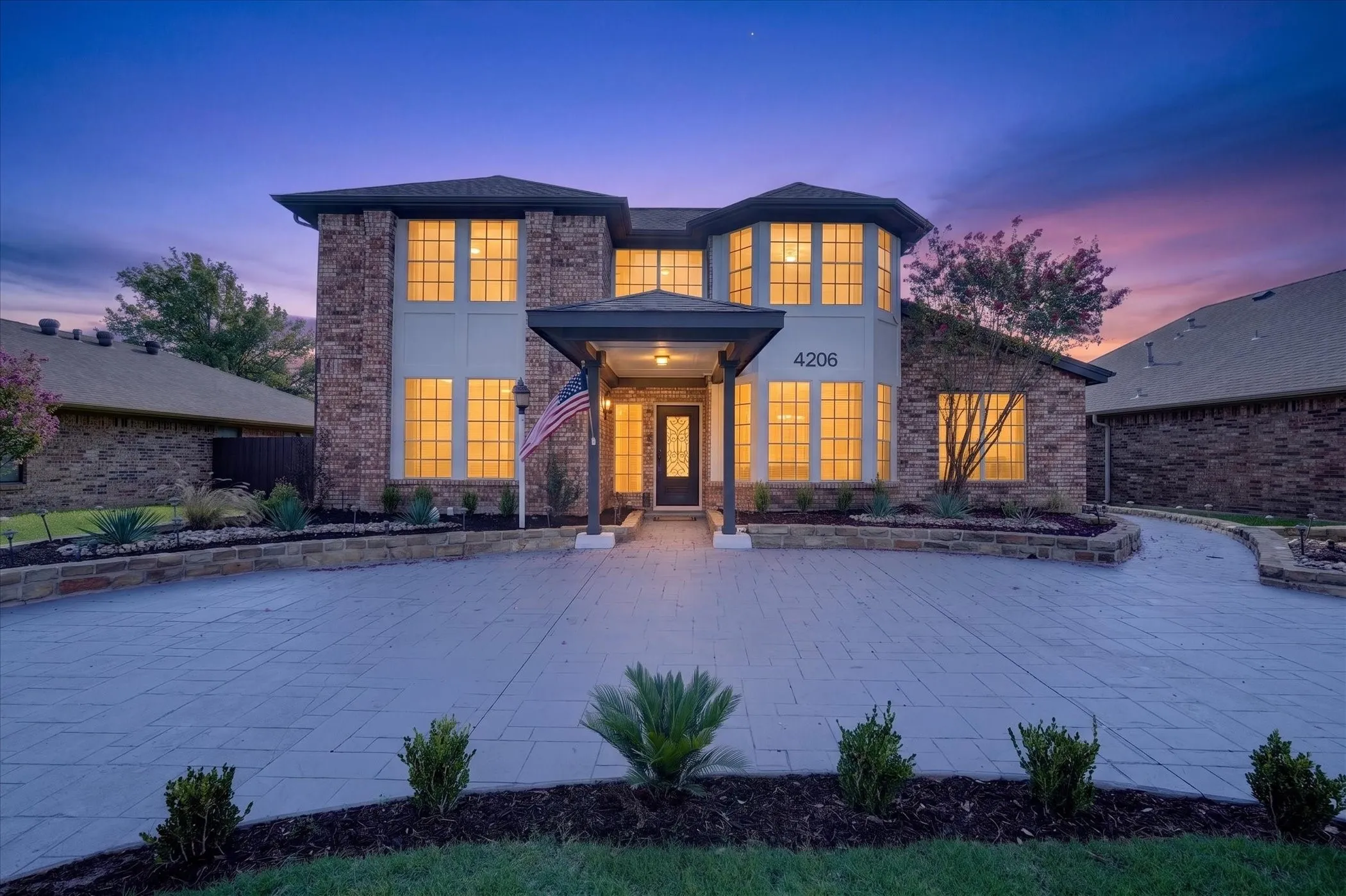 Single Family Residence For Sale in Denton County , 4206 Harvest Hill Road, Carrollton, Texas 75010, 4 Bedroom, 4 Bathroom, 2 Garage spaces, 3,805 Sqft, built in 1985, mls#21387507, Real Estate Agent in Carrollton, Homes For Sale in Denton county, Homes For Sale in Carrollton, Realtor in Carrollton Texas, Real Estate Brokerage Independent Realty Texas, Luminita Cordes Realtor