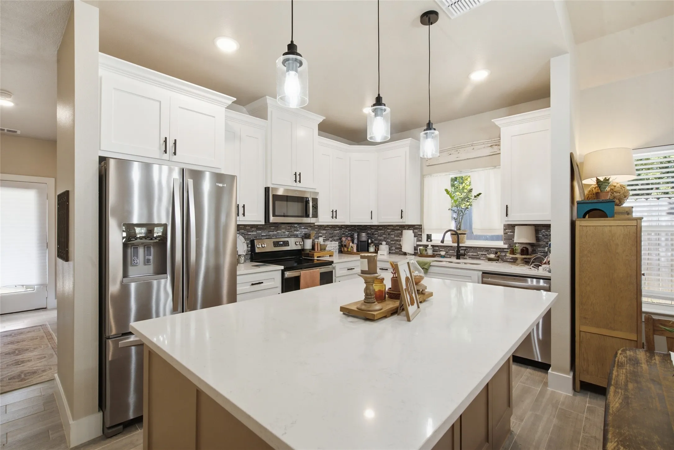 Single Family Residence For Sale in Wise County , 205 Owens Street, Bridgeport, Texas 76426, 3 Bedroom, 2 Bathroom, Garage spaces, 1,426 Sqft, built in 2023, mls#21386755, Real Estate Agent in Bridgeport, Homes For Sale in Wise county, Homes For Sale in Bridgeport, Realtor in Bridgeport Texas, Real Estate Brokerage Independent Realty Texas, Luminita Cordes Realtor