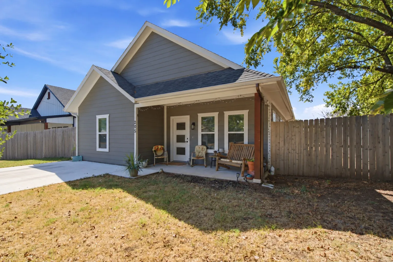Single Family Residence For Sale in Wise County , 205 Owens Street, Bridgeport, Texas 76426, 3 Bedroom, 2 Bathroom, Garage spaces, 1,426 Sqft, built in 2023, mls#21386755, Real Estate Agent in Bridgeport, Homes For Sale in Wise county, Homes For Sale in Bridgeport, Realtor in Bridgeport Texas, Real Estate Brokerage Independent Realty Texas, Luminita Cordes Realtor