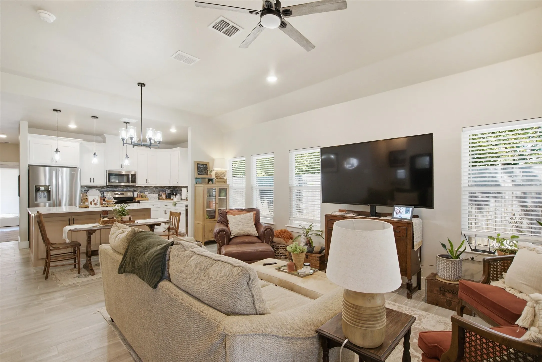 Single Family Residence For Sale in Wise County , 205 Owens Street, Bridgeport, Texas 76426, 3 Bedroom, 2 Bathroom, Garage spaces, 1,426 Sqft, built in 2023, mls#21386755, Real Estate Agent in Bridgeport, Homes For Sale in Wise county, Homes For Sale in Bridgeport, Realtor in Bridgeport Texas, Real Estate Brokerage Independent Realty Texas, Luminita Cordes Realtor
