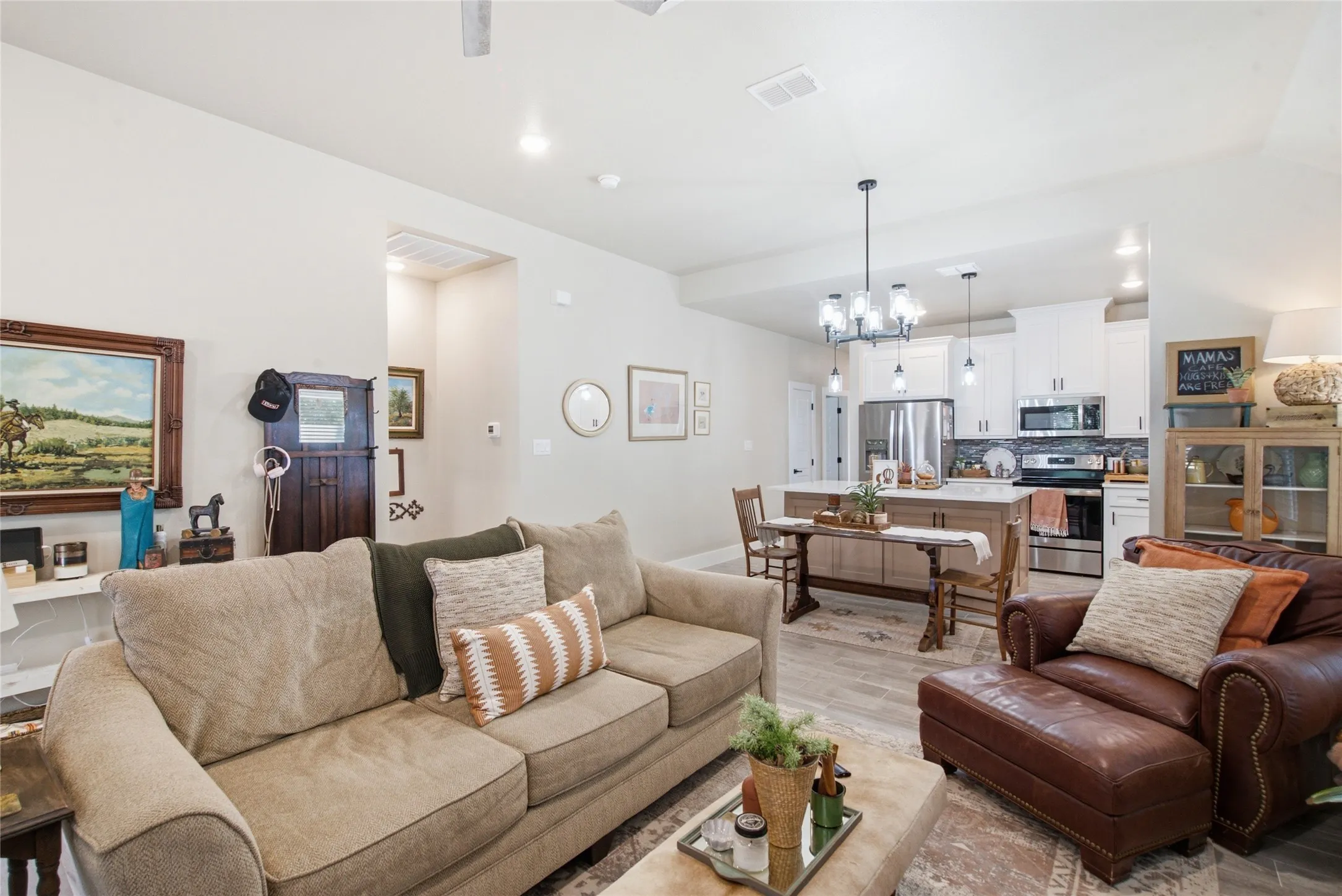 Single Family Residence For Sale in Wise County , 205 Owens Street, Bridgeport, Texas 76426, 3 Bedroom, 2 Bathroom, Garage spaces, 1,426 Sqft, built in 2023, mls#21386755, Real Estate Agent in Bridgeport, Homes For Sale in Wise county, Homes For Sale in Bridgeport, Realtor in Bridgeport Texas, Real Estate Brokerage Independent Realty Texas, Luminita Cordes Realtor