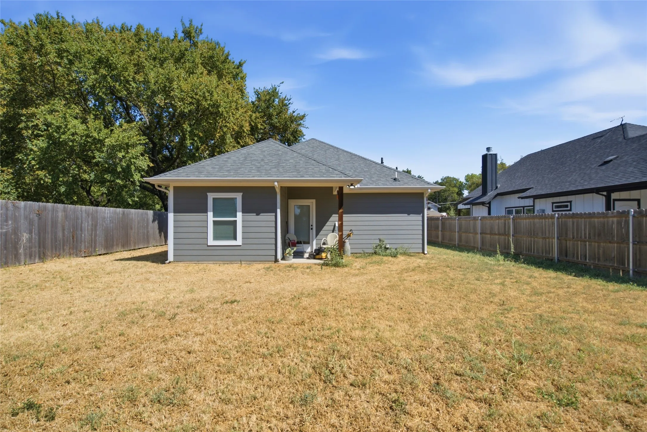 Single Family Residence For Sale in Wise County , 205 Owens Street, Bridgeport, Texas 76426, 3 Bedroom, 2 Bathroom, Garage spaces, 1,426 Sqft, built in 2023, mls#21386755, Real Estate Agent in Bridgeport, Homes For Sale in Wise county, Homes For Sale in Bridgeport, Realtor in Bridgeport Texas, Real Estate Brokerage Independent Realty Texas, Luminita Cordes Realtor