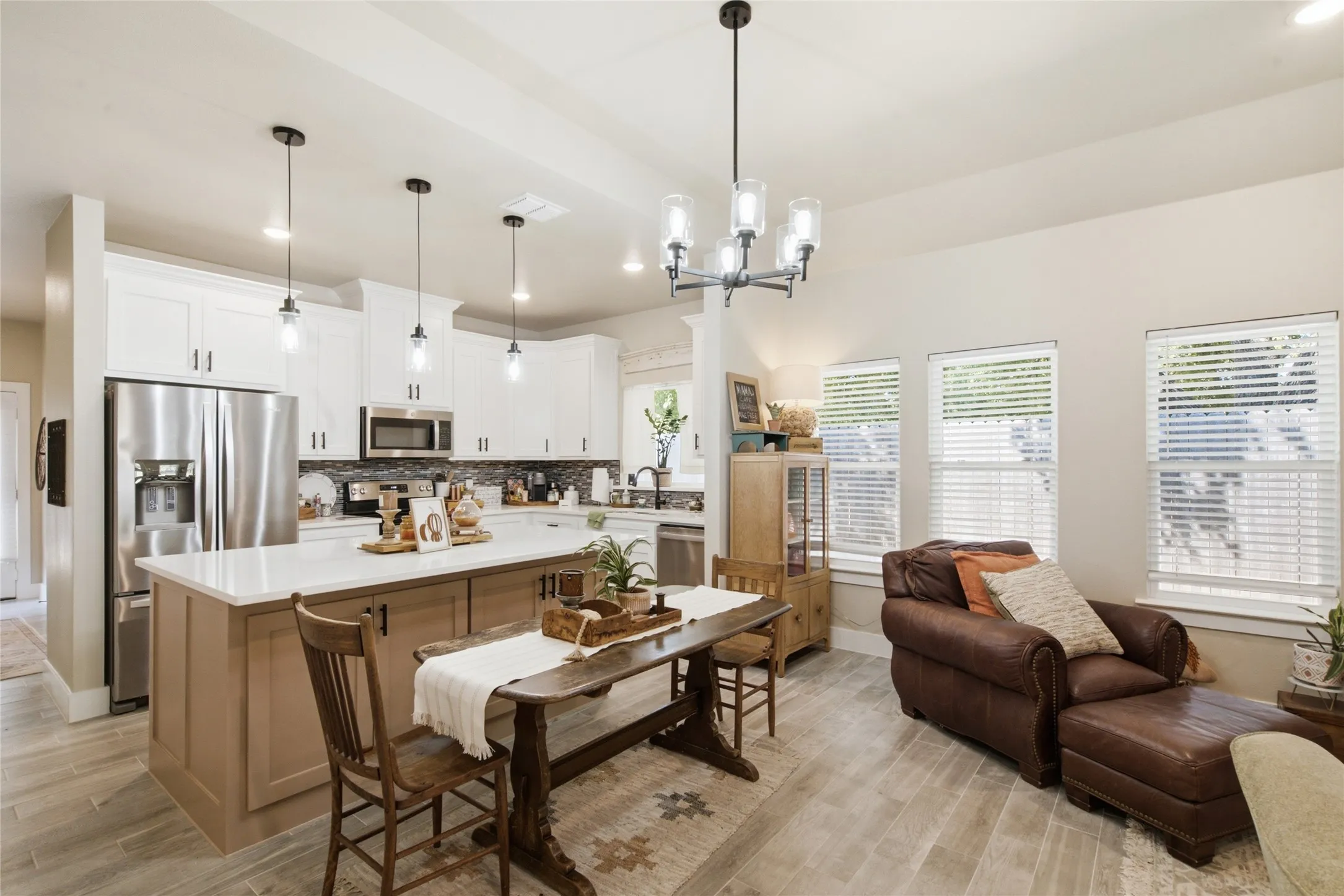 Single Family Residence For Sale in Wise County , 205 Owens Street, Bridgeport, Texas 76426, 3 Bedroom, 2 Bathroom, Garage spaces, 1,426 Sqft, built in 2023, mls#21386755, Real Estate Agent in Bridgeport, Homes For Sale in Wise county, Homes For Sale in Bridgeport, Realtor in Bridgeport Texas, Real Estate Brokerage Independent Realty Texas, Luminita Cordes Realtor