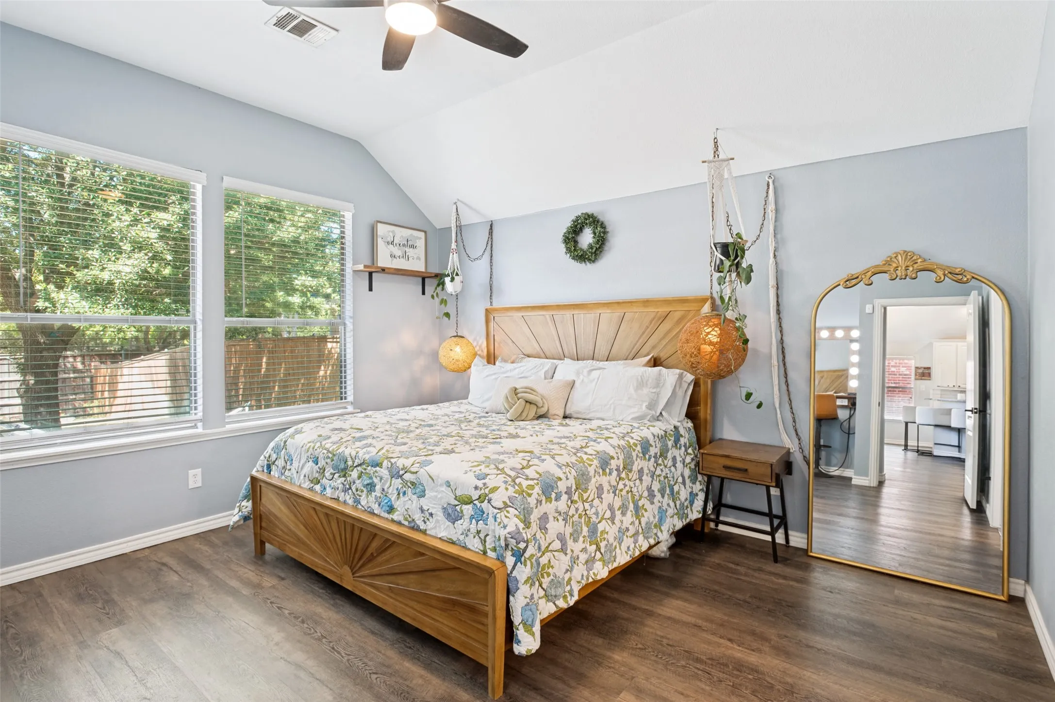 Single Family Residence For Sale in Dallas County , 2944 Vacherie Lane, Dallas, Texas 75227, 3 Bedroom, 2 Bathroom, 2 Garage spaces, 1,667 Sqft, built in 2006, mls#21387488, Real Estate Agent in Dallas, Homes For Sale in Dallas county, Homes For Sale in Dallas, Realtor in Dallas Texas, Real Estate Brokerage Independent Realty Texas, Luminita Cordes Realtor