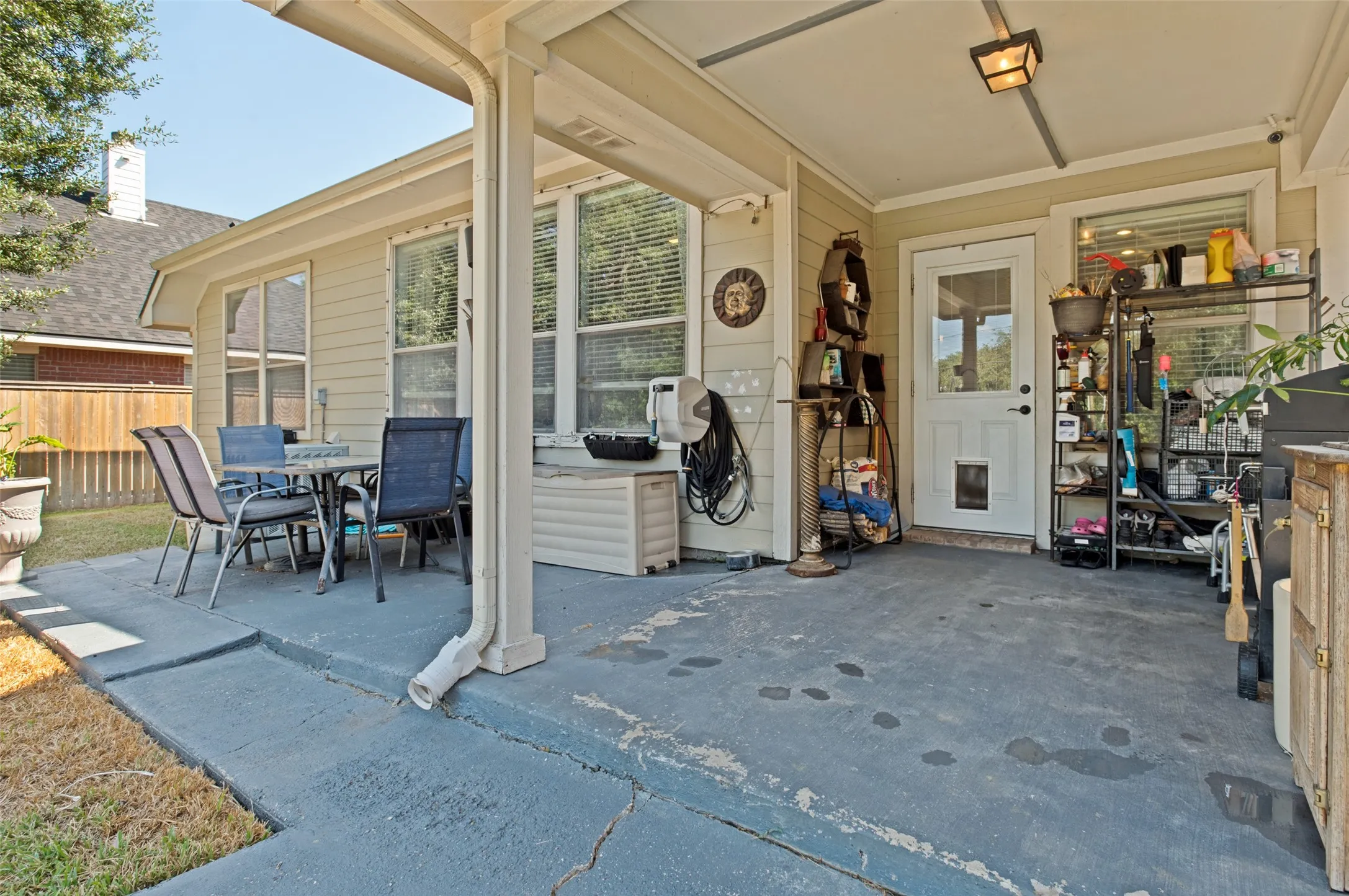 Single Family Residence For Sale in Dallas County , 2944 Vacherie Lane, Dallas, Texas 75227, 3 Bedroom, 2 Bathroom, 2 Garage spaces, 1,667 Sqft, built in 2006, mls#21387488, Real Estate Agent in Dallas, Homes For Sale in Dallas county, Homes For Sale in Dallas, Realtor in Dallas Texas, Real Estate Brokerage Independent Realty Texas, Luminita Cordes Realtor