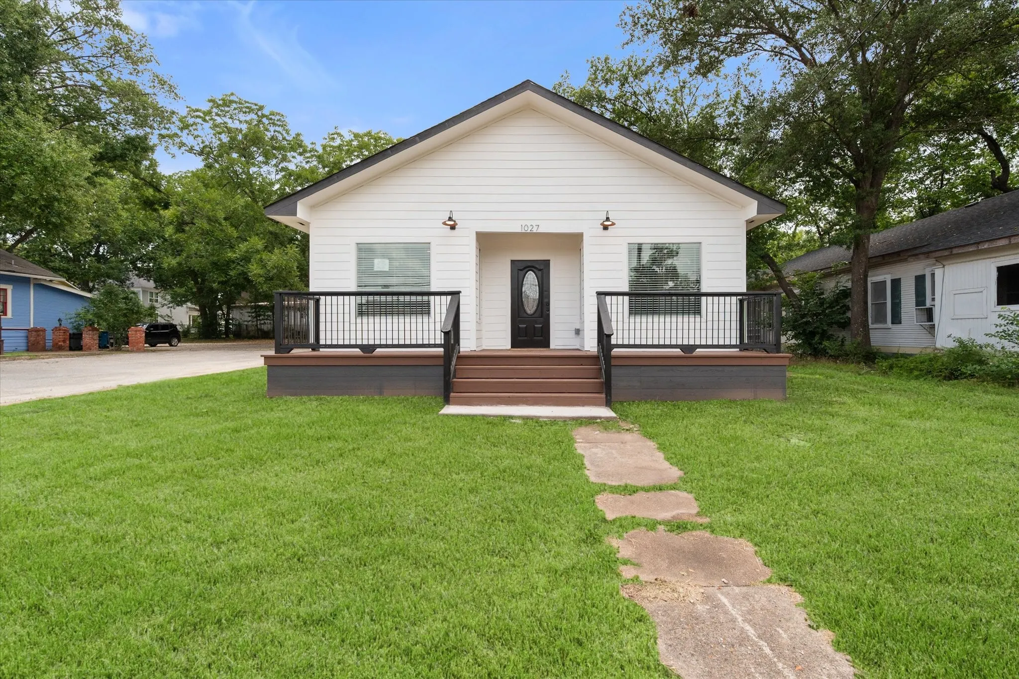 Retail For Sale in Navarro County , 1027 W 2nd Avenue, Corsicana, Texas 75110, 0, 0, Garage spaces, 0 Sqft, built in 1915, mls#21387505, Real Estate Agent in Corsicana, Homes For Sale in Navarro county, Homes For Sale in Corsicana, Realtor in Corsicana Texas, Real Estate Brokerage Independent Realty Texas, Luminita Cordes Realtor
