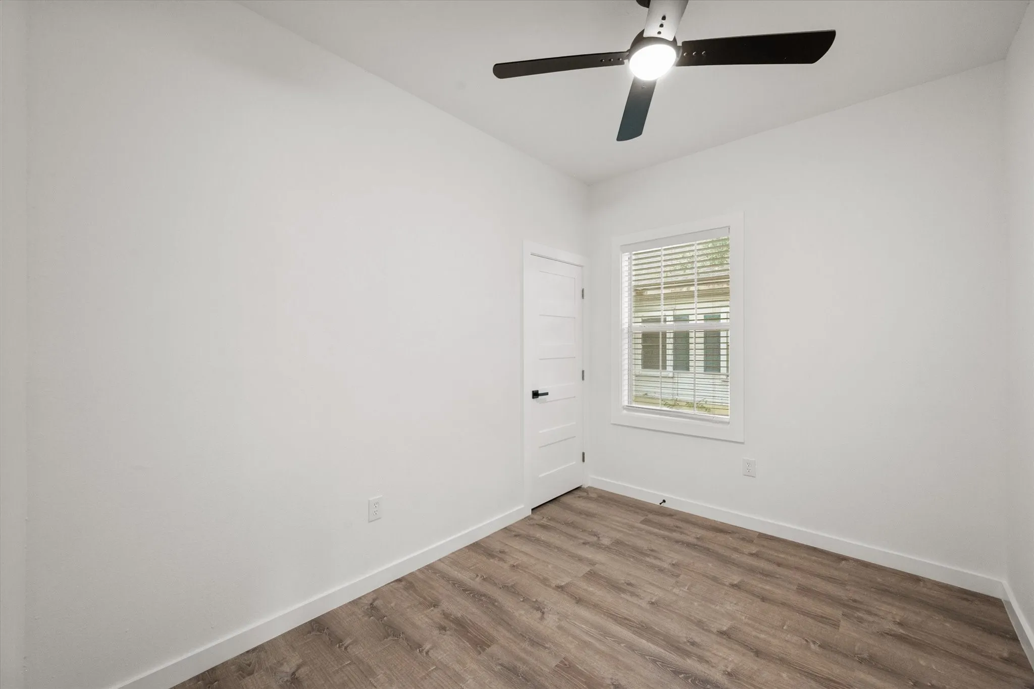 Retail For Sale in Navarro County , 1027 W 2nd Avenue, Corsicana, Texas 75110, 0, 0, Garage spaces, 0 Sqft, built in 1915, mls#21387505, Real Estate Agent in Corsicana, Homes For Sale in Navarro county, Homes For Sale in Corsicana, Realtor in Corsicana Texas, Real Estate Brokerage Independent Realty Texas, Luminita Cordes Realtor