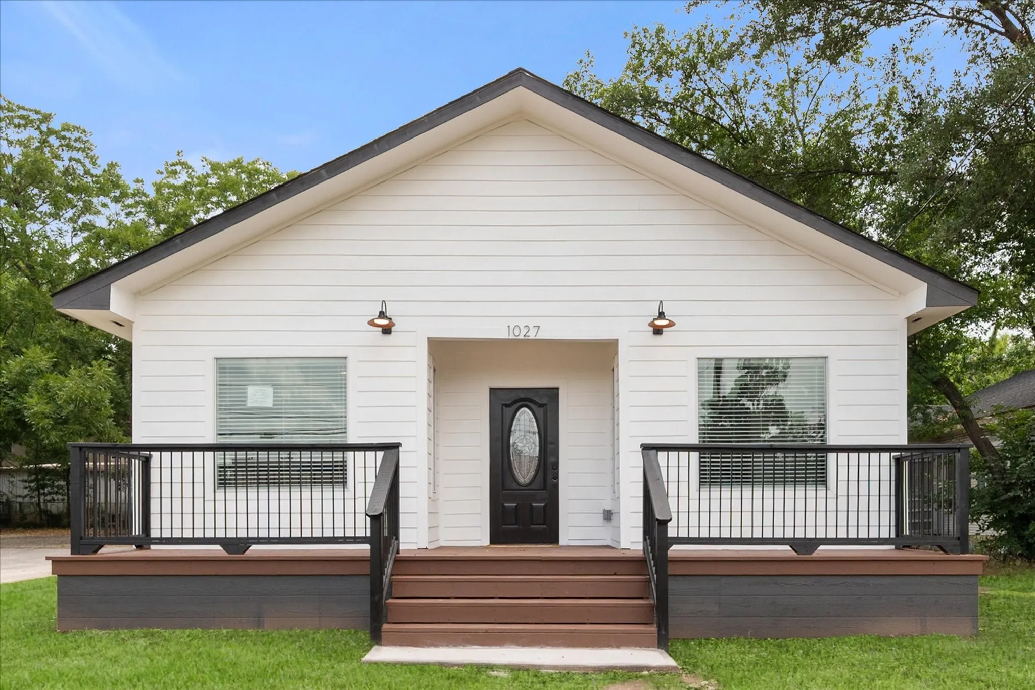Retail For Sale in Navarro County , 1027 W 2nd Avenue, Corsicana, Texas 75110, 0, 0, Garage spaces, 0 Sqft, built in 1915, mls#21387505, Real Estate Agent in Corsicana, Homes For Sale in Navarro county, Homes For Sale in Corsicana, Realtor in Corsicana Texas, Real Estate Brokerage Independent Realty Texas, Luminita Cordes Realtor