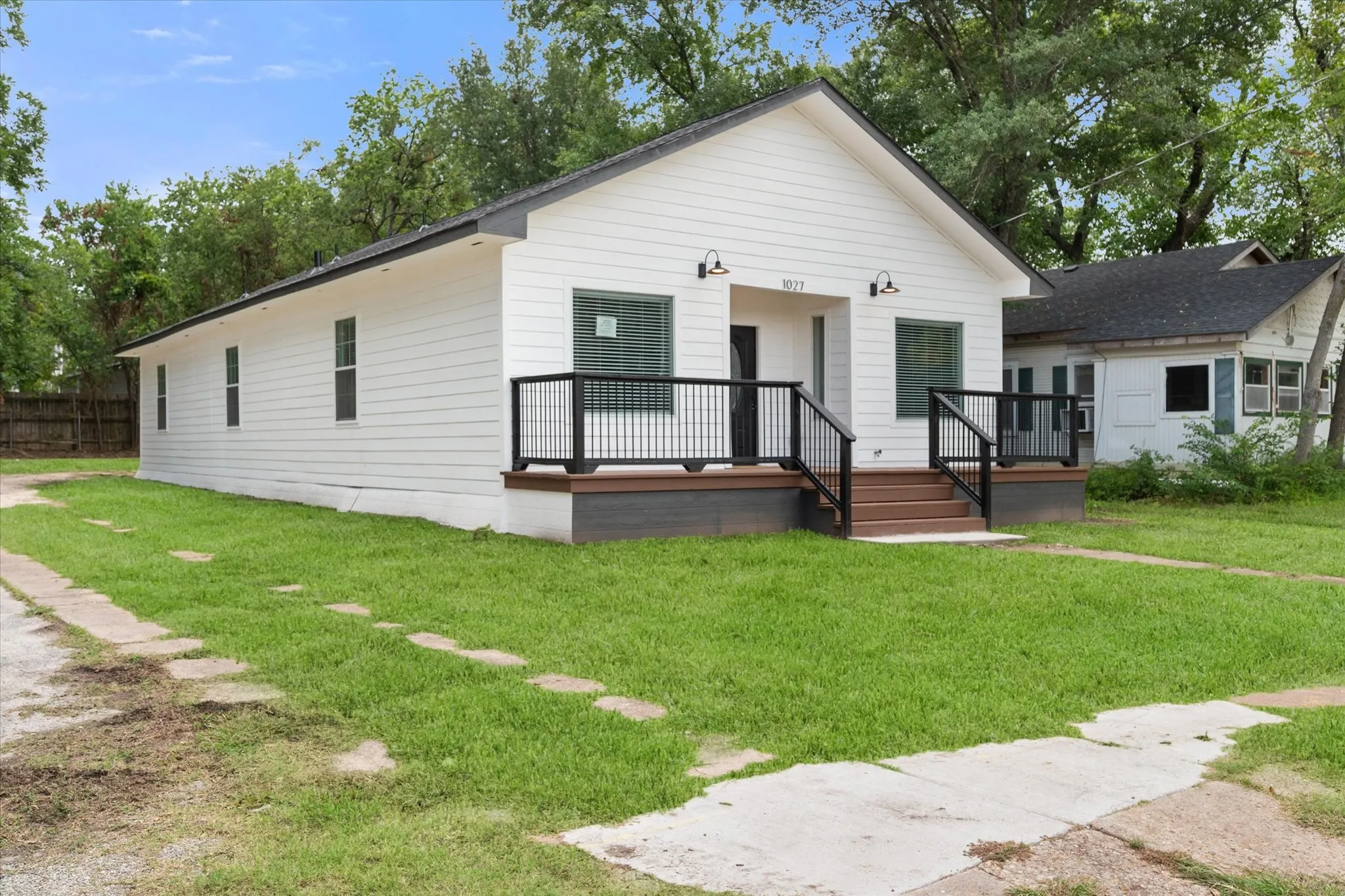 Retail For Sale in Navarro County , 1027 W 2nd Avenue, Corsicana, Texas 75110, 0, 0, Garage spaces, 0 Sqft, built in 1915, mls#21387505, Real Estate Agent in Corsicana, Homes For Sale in Navarro county, Homes For Sale in Corsicana, Realtor in Corsicana Texas, Real Estate Brokerage Independent Realty Texas, Luminita Cordes Realtor