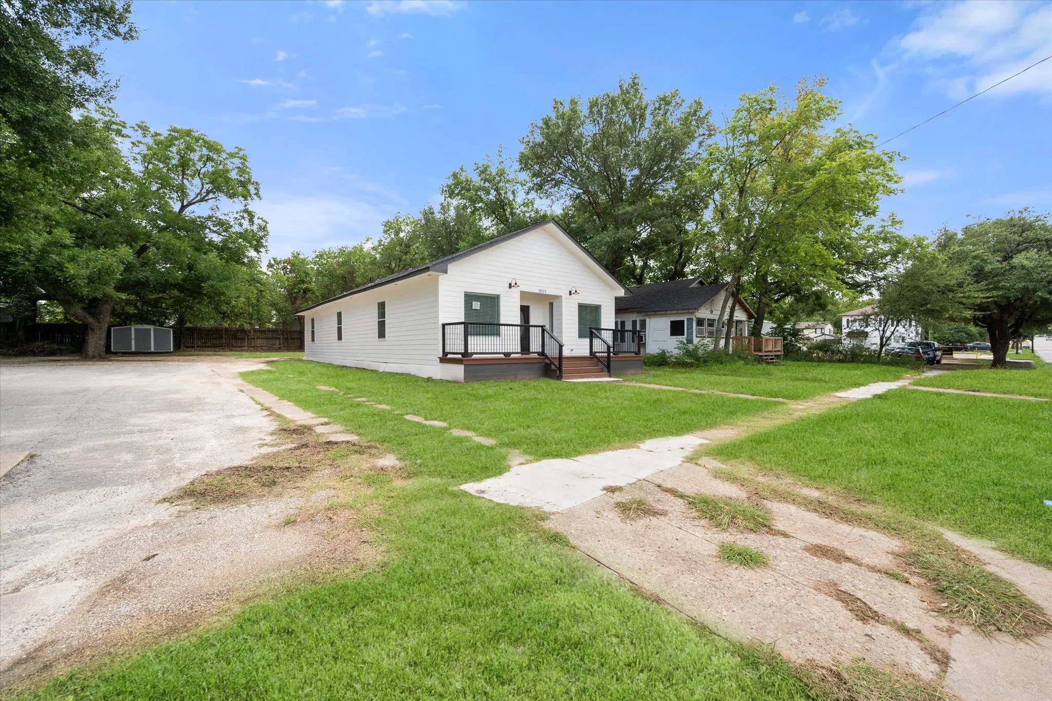 Retail For Sale in Navarro County , 1027 W 2nd Avenue, Corsicana, Texas 75110, 0, 0, Garage spaces, 0 Sqft, built in 1915, mls#21387505, Real Estate Agent in Corsicana, Homes For Sale in Navarro county, Homes For Sale in Corsicana, Realtor in Corsicana Texas, Real Estate Brokerage Independent Realty Texas, Luminita Cordes Realtor
