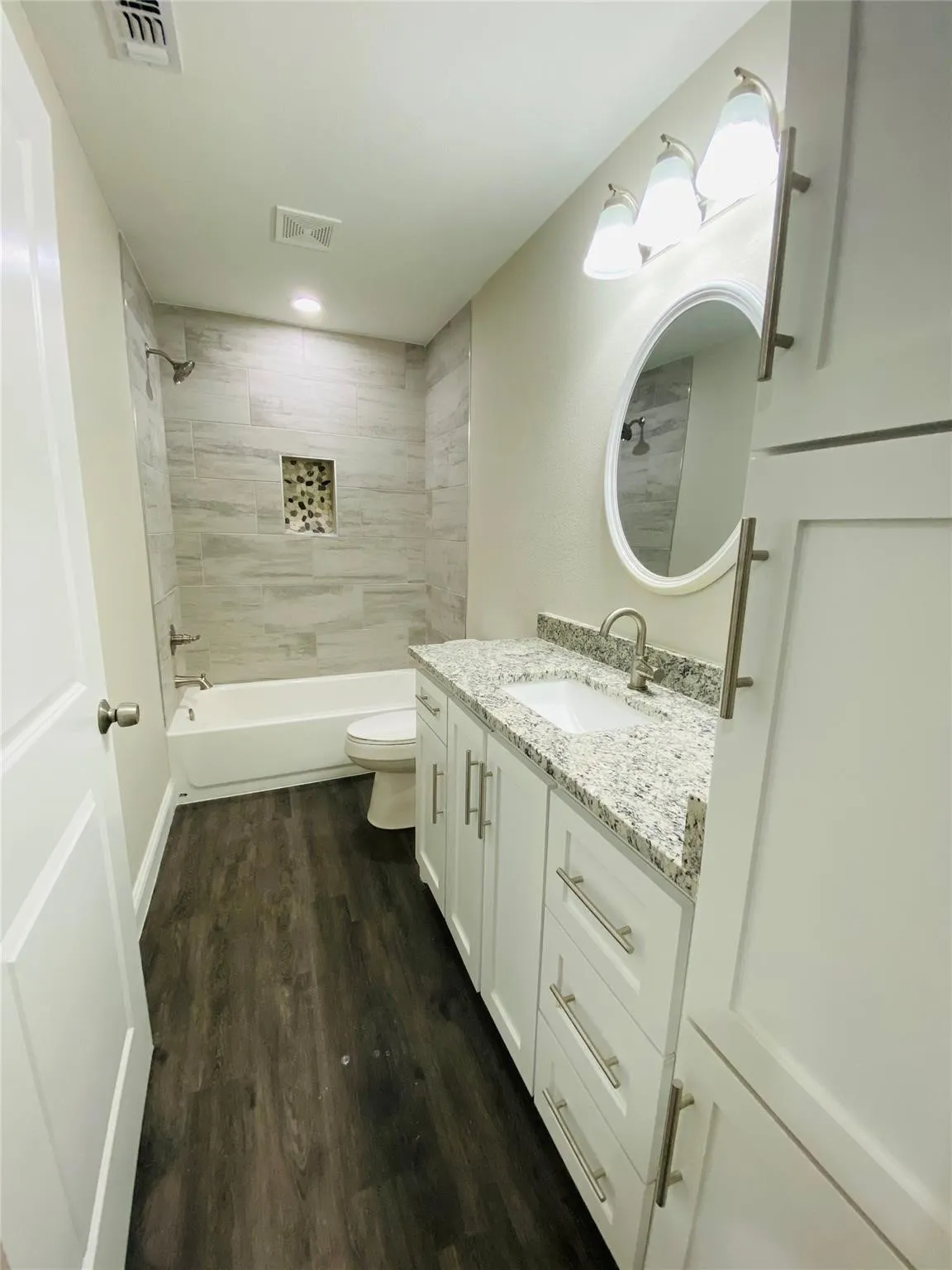 Single Family Residence For Rent in Grayson County , 821 W Nelson Street, Denison, Texas 75020, 3 Bedroom, 2 Bathroom, Garage spaces, 1,279 Sqft, built in 2020, mls#21387517, Real Estate Agent in Denison, Homes For Rent in Grayson county, Homes For Rent in Denison, Realtor in Denison Texas, Real Estate Brokerage Independent Realty Texas, Luminita Cordes Realtor