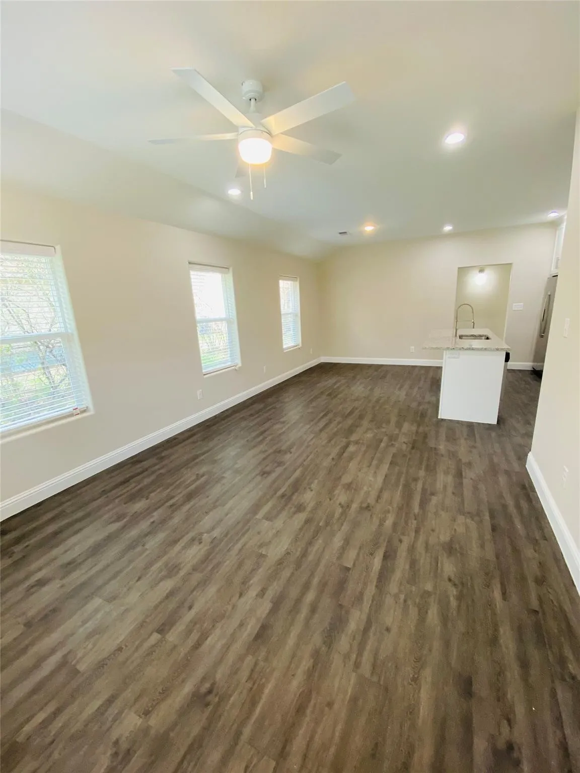 Single Family Residence For Rent in Grayson County , 821 W Nelson Street, Denison, Texas 75020, 3 Bedroom, 2 Bathroom, Garage spaces, 1,279 Sqft, built in 2020, mls#21387517, Real Estate Agent in Denison, Homes For Rent in Grayson county, Homes For Rent in Denison, Realtor in Denison Texas, Real Estate Brokerage Independent Realty Texas, Luminita Cordes Realtor