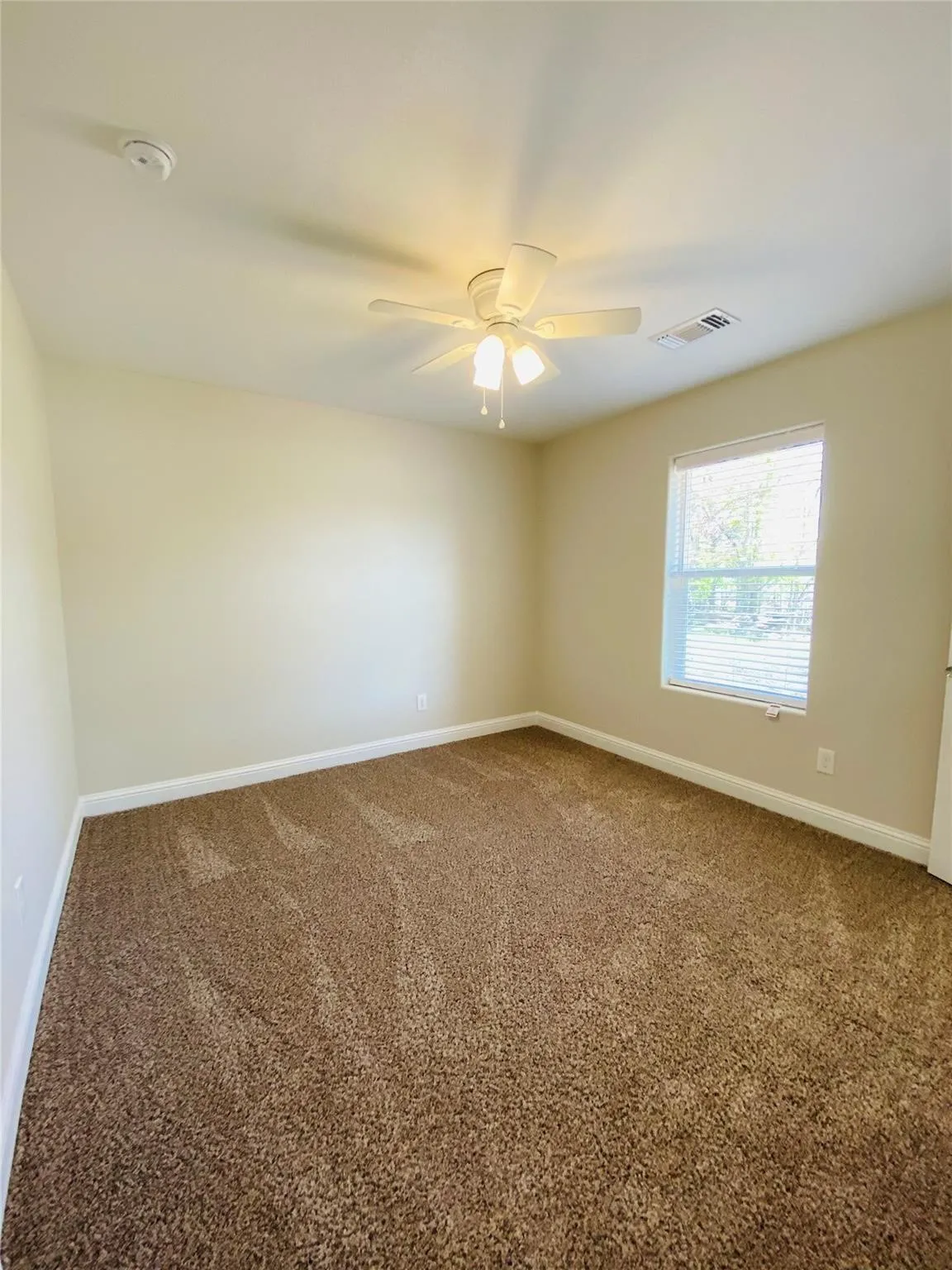 Single Family Residence For Rent in Grayson County , 821 W Nelson Street, Denison, Texas 75020, 3 Bedroom, 2 Bathroom, Garage spaces, 1,279 Sqft, built in 2020, mls#21387517, Real Estate Agent in Denison, Homes For Rent in Grayson county, Homes For Rent in Denison, Realtor in Denison Texas, Real Estate Brokerage Independent Realty Texas, Luminita Cordes Realtor