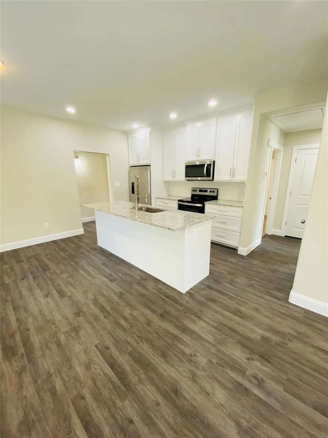 Single Family Residence For Rent in Grayson County , 821 W Nelson Street, Denison, Texas 75020, 3 Bedroom, 2 Bathroom, Garage spaces, 1,279 Sqft, built in 2020, mls#21387517, Real Estate Agent in Denison, Homes For Rent in Grayson county, Homes For Rent in Denison, Realtor in Denison Texas, Real Estate Brokerage Independent Realty Texas, Luminita Cordes Realtor