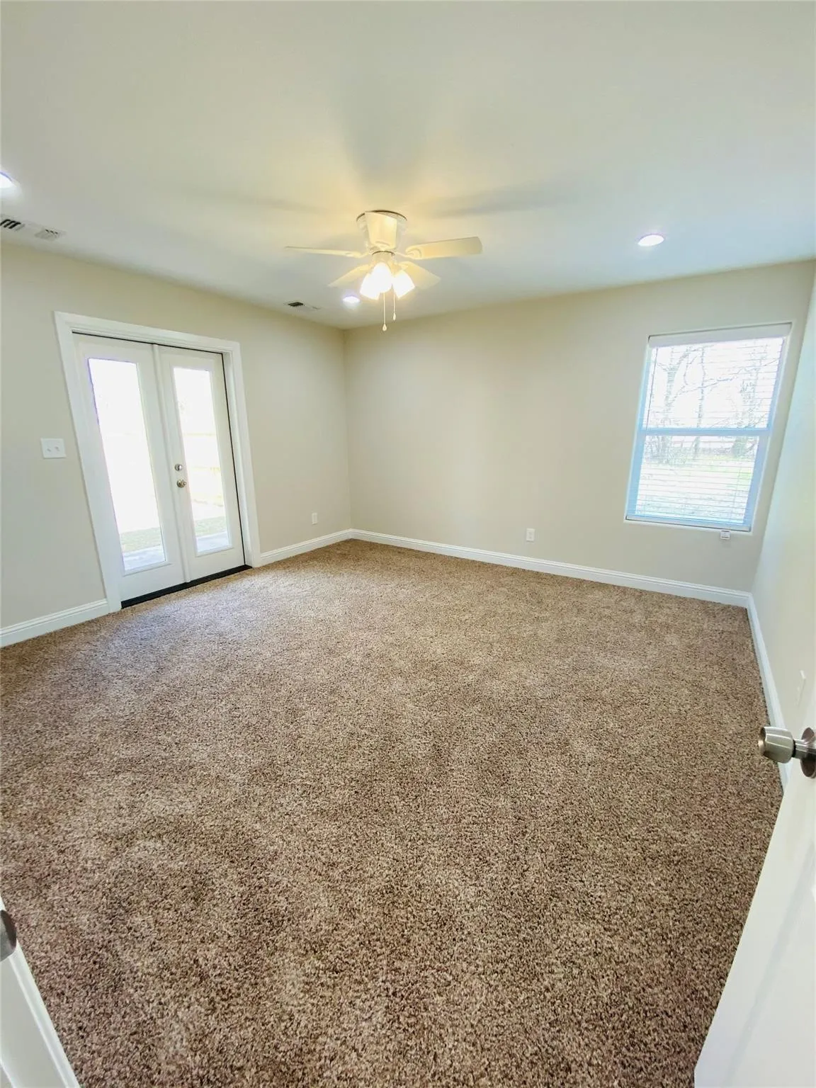 Single Family Residence For Rent in Grayson County , 821 W Nelson Street, Denison, Texas 75020, 3 Bedroom, 2 Bathroom, Garage spaces, 1,279 Sqft, built in 2020, mls#21387517, Real Estate Agent in Denison, Homes For Rent in Grayson county, Homes For Rent in Denison, Realtor in Denison Texas, Real Estate Brokerage Independent Realty Texas, Luminita Cordes Realtor