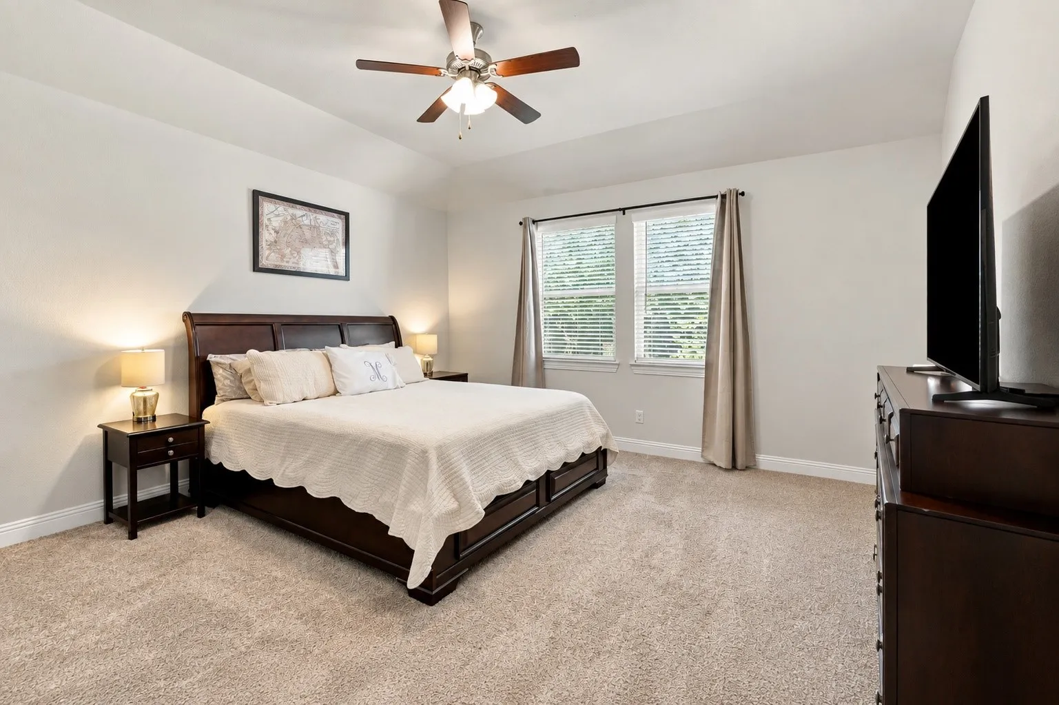 Single Family Residence For Sale in Collin County , 10936 Calvert Place, Mc Kinney, Texas 75071, 4 Bedroom, 3 Bathroom, 2 Garage spaces, 2,202 Sqft, built in 2019, mls#21367169, Real Estate Agent in Mc Kinney, Homes For Sale in Collin county, Homes For Sale in Mc Kinney, Realtor in Mc Kinney Texas, Real Estate Brokerage Independent Realty Texas, Luminita Cordes Realtor