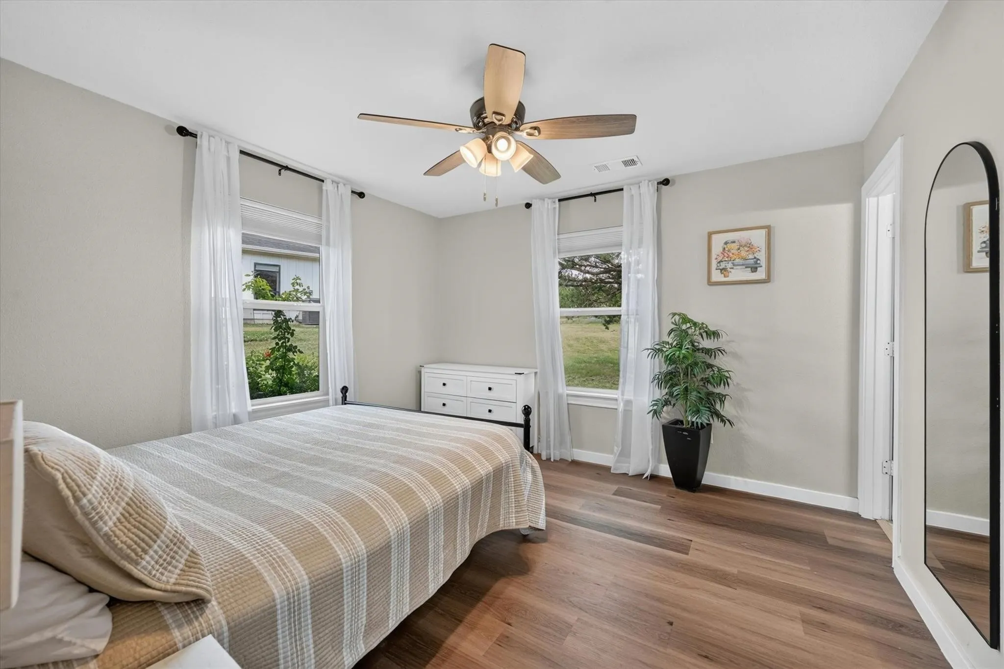 Single Family Residence For Rent in Collin County , 4606 County Road 408, Mc Kinney, Texas 75071, 3 Bedroom, 2 Bathroom, Garage spaces, 1,300 Sqft, built in 2023, mls#21387167, Real Estate Agent in Mc Kinney, Homes For Rent in Collin county, Homes For Rent in Mc Kinney, Realtor in Mc Kinney Texas, Real Estate Brokerage Independent Realty Texas, Luminita Cordes Realtor