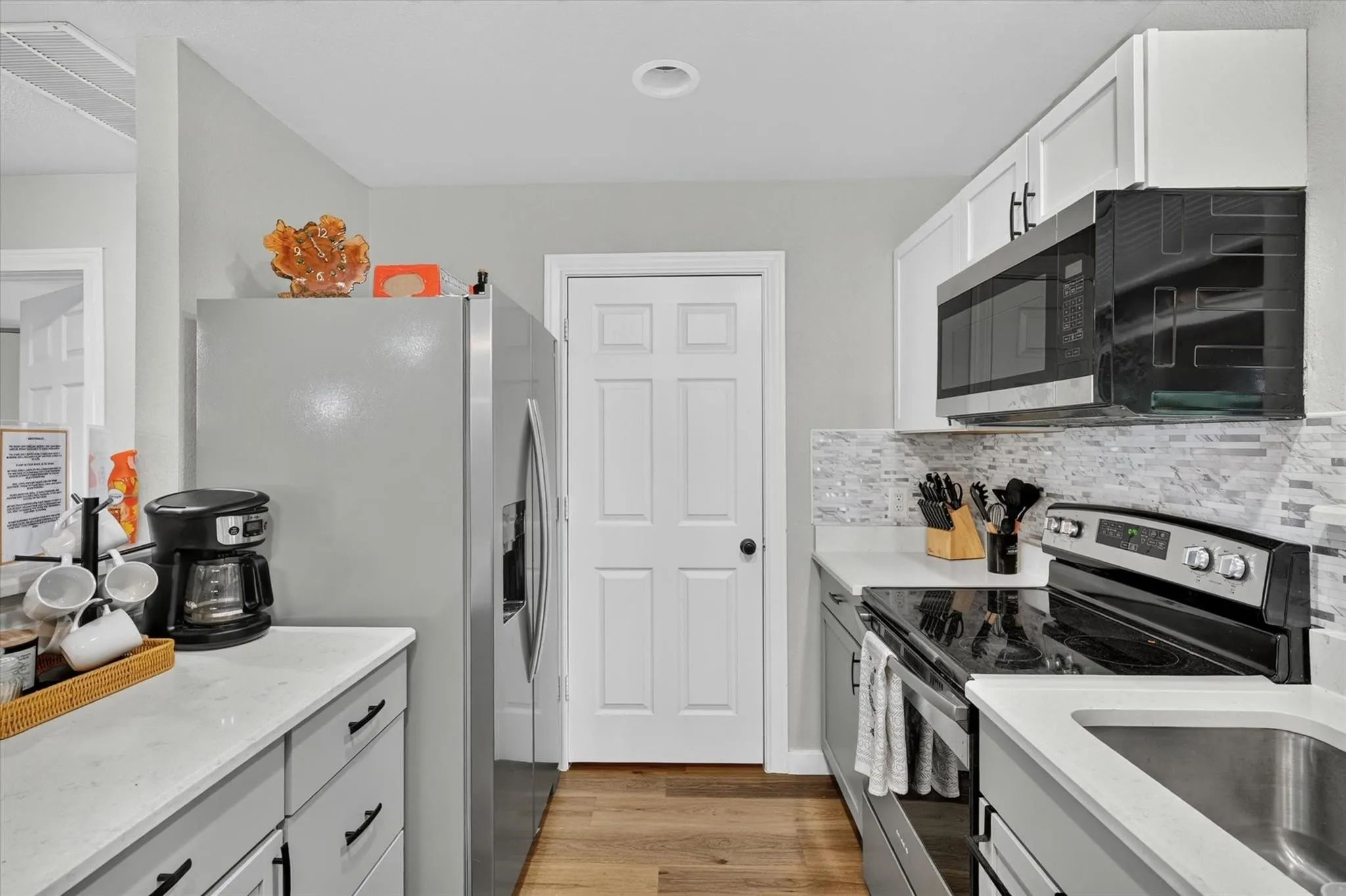 Single Family Residence For Rent in Collin County , 4606 County Road 408, Mc Kinney, Texas 75071, 3 Bedroom, 2 Bathroom, Garage spaces, 1,300 Sqft, built in 2023, mls#21387167, Real Estate Agent in Mc Kinney, Homes For Rent in Collin county, Homes For Rent in Mc Kinney, Realtor in Mc Kinney Texas, Real Estate Brokerage Independent Realty Texas, Luminita Cordes Realtor