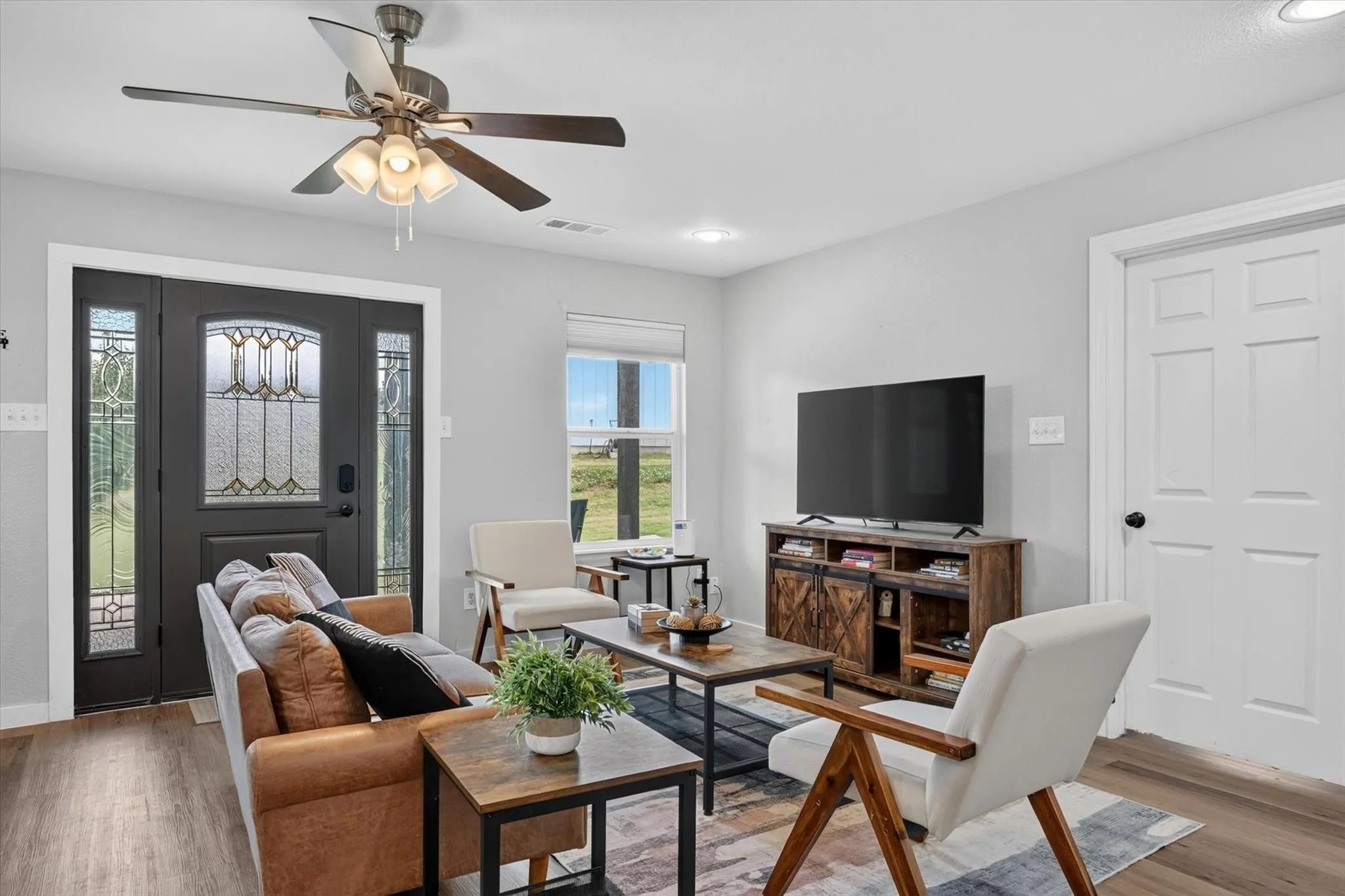 Single Family Residence For Rent in Collin County , 4606 County Road 408, Mc Kinney, Texas 75071, 3 Bedroom, 2 Bathroom, Garage spaces, 1,300 Sqft, built in 2023, mls#21387167, Real Estate Agent in Mc Kinney, Homes For Rent in Collin county, Homes For Rent in Mc Kinney, Realtor in Mc Kinney Texas, Real Estate Brokerage Independent Realty Texas, Luminita Cordes Realtor