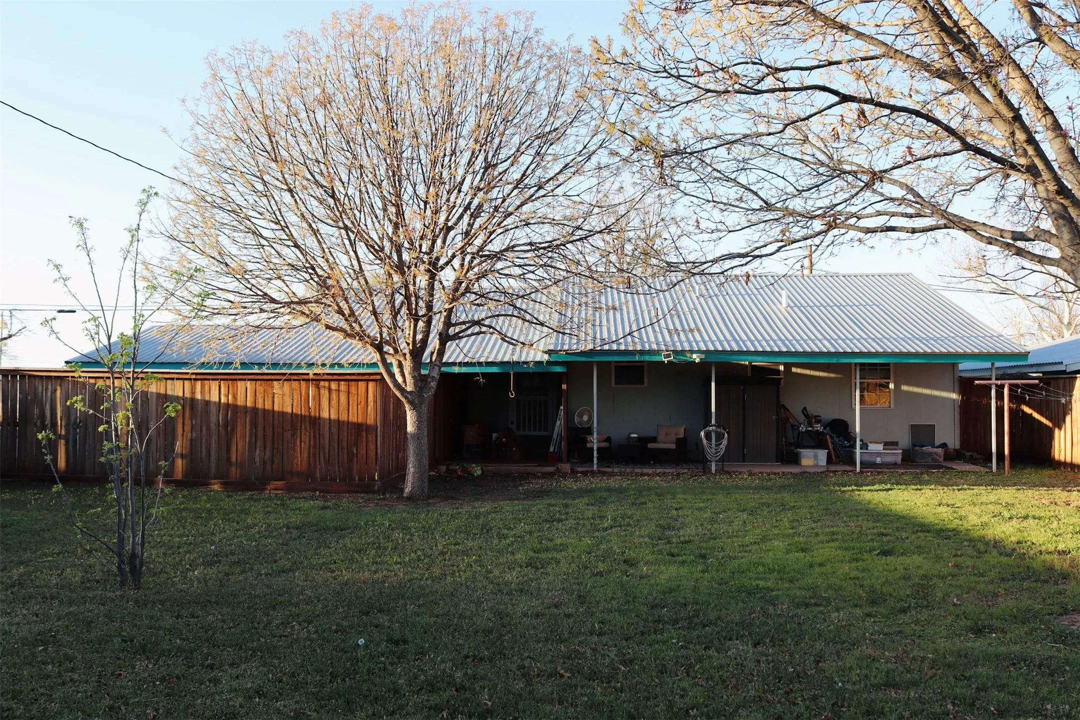 Single Family Residence For Sale in Runnels County , 109 Novice Road, Winters, Texas 79567, 3 Bedroom, 2 Bathroom, Garage spaces, 1,220 Sqft, built in 1953, mls#21386816, Real Estate Agent in Winters, Homes For Sale in Runnels county, Homes For Sale in Winters, Realtor in Winters Texas, Real Estate Brokerage Independent Realty Texas, Luminita Cordes Realtor