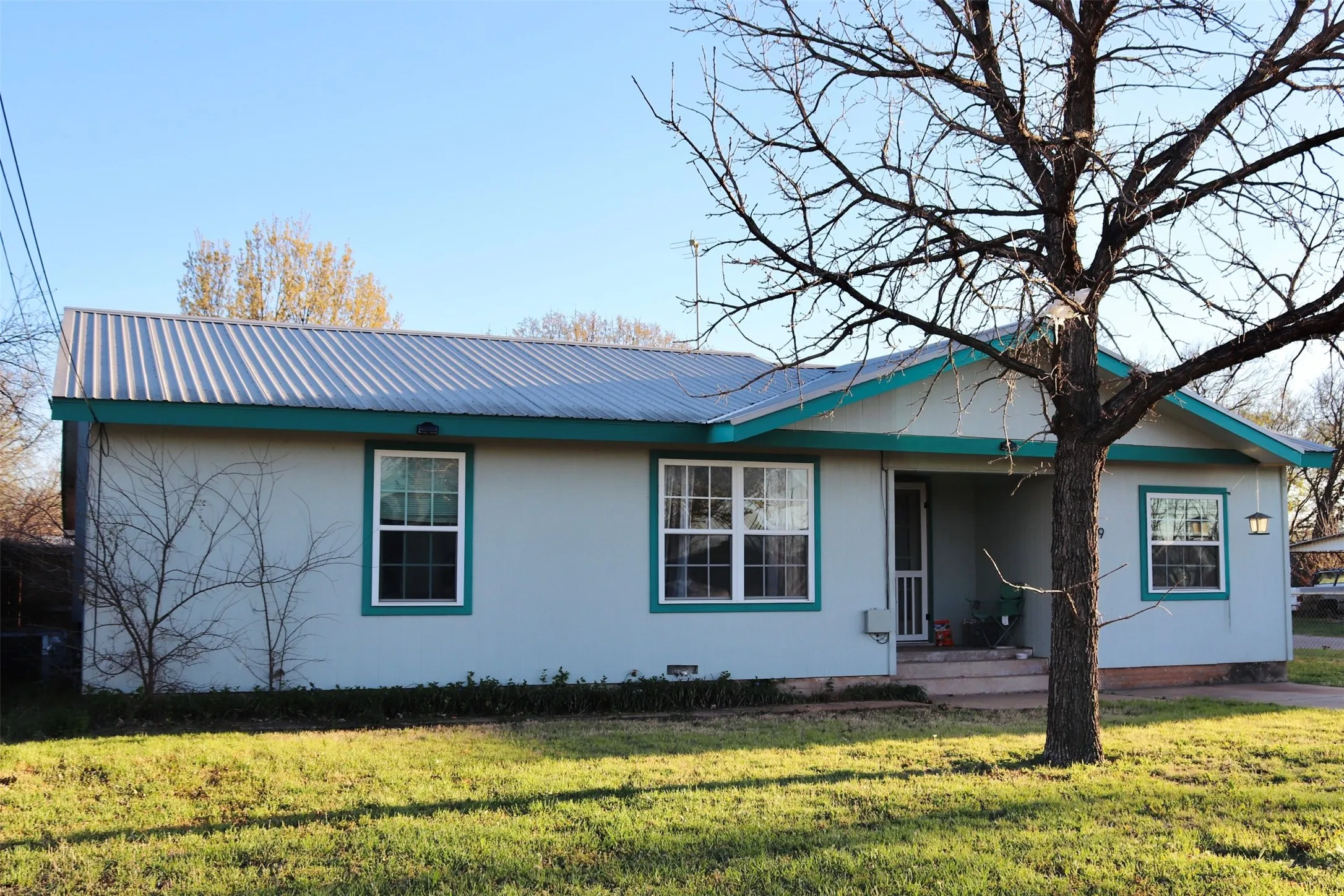Single Family Residence For Sale in Runnels County , 109 Novice Road, Winters, Texas 79567, 3 Bedroom, 2 Bathroom, Garage spaces, 1,220 Sqft, built in 1953, mls#21386816, Real Estate Agent in Winters, Homes For Sale in Runnels county, Homes For Sale in Winters, Realtor in Winters Texas, Real Estate Brokerage Independent Realty Texas, Luminita Cordes Realtor