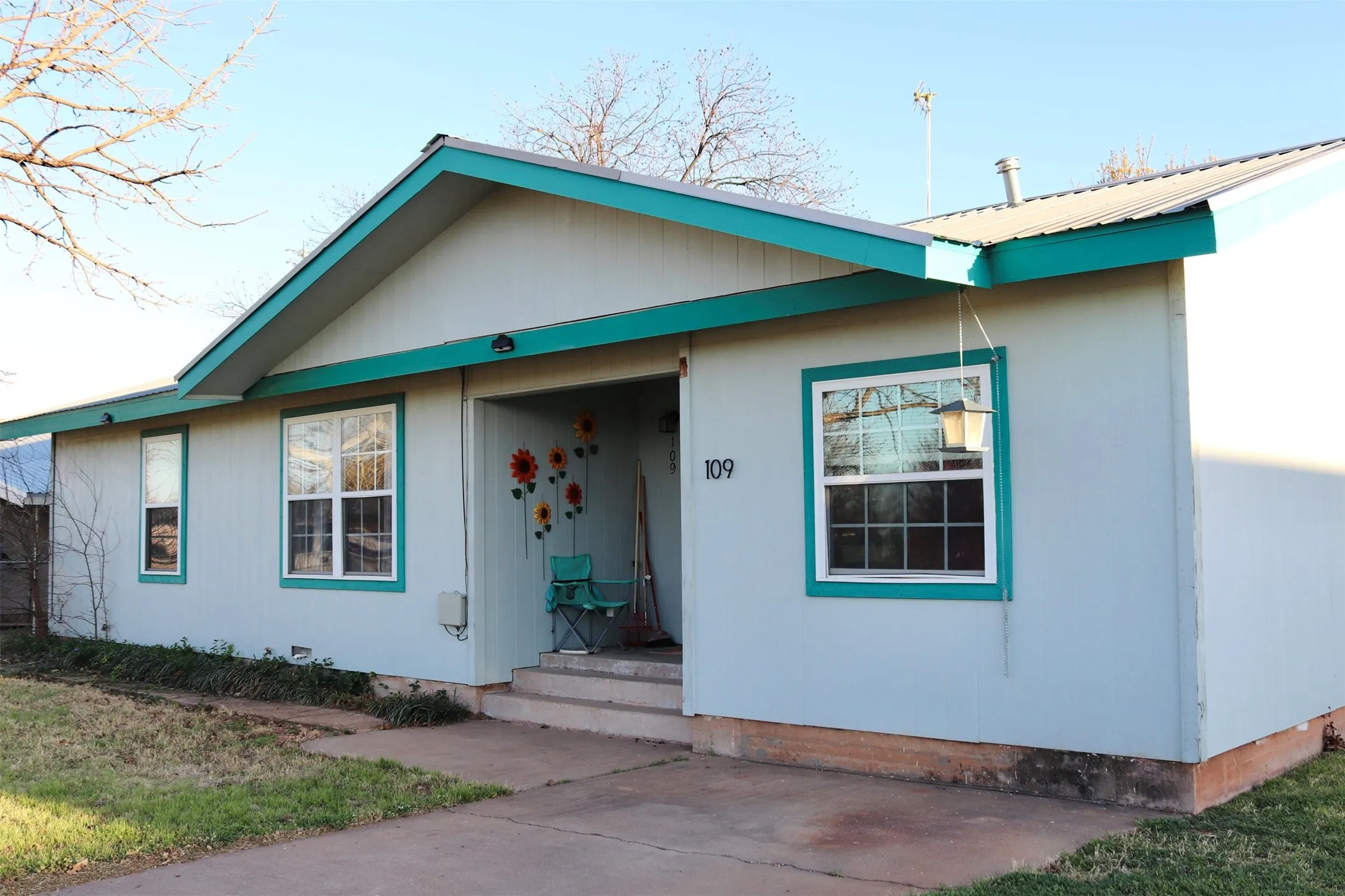 Single Family Residence For Sale in Runnels County , 109 Novice Road, Winters, Texas 79567, 3 Bedroom, 2 Bathroom, Garage spaces, 1,220 Sqft, built in 1953, mls#21386816, Real Estate Agent in Winters, Homes For Sale in Runnels county, Homes For Sale in Winters, Realtor in Winters Texas, Real Estate Brokerage Independent Realty Texas, Luminita Cordes Realtor