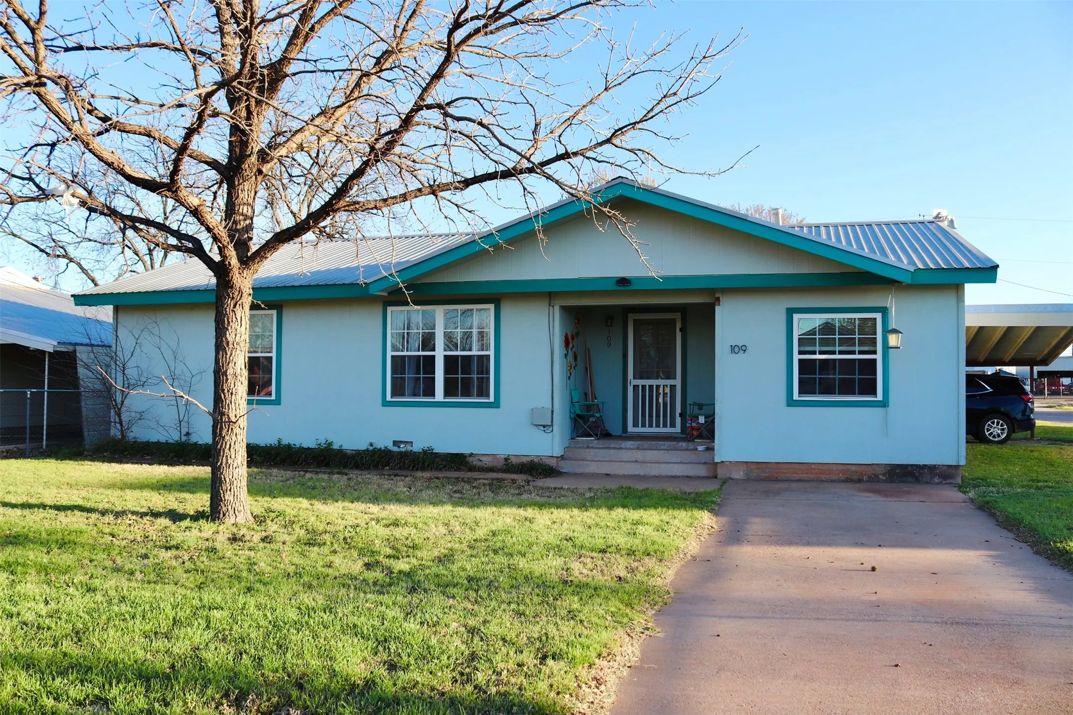 Single Family Residence For Sale in Runnels County , 109 Novice Road, Winters, Texas 79567, 3 Bedroom, 2 Bathroom, Garage spaces, 1,220 Sqft, built in 1953, mls#21386816, Real Estate Agent in Winters, Homes For Sale in Runnels county, Homes For Sale in Winters, Realtor in Winters Texas, Real Estate Brokerage Independent Realty Texas, Luminita Cordes Realtor