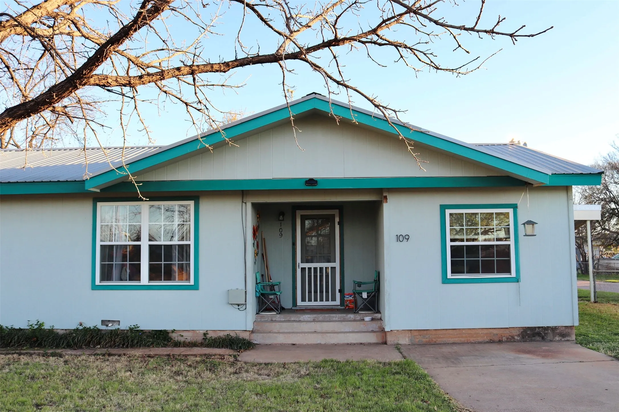 Single Family Residence For Sale in Runnels County , 109 Novice Road, Winters, Texas 79567, 3 Bedroom, 2 Bathroom, Garage spaces, 1,220 Sqft, built in 1953, mls#21386816, Real Estate Agent in Winters, Homes For Sale in Runnels county, Homes For Sale in Winters, Realtor in Winters Texas, Real Estate Brokerage Independent Realty Texas, Luminita Cordes Realtor