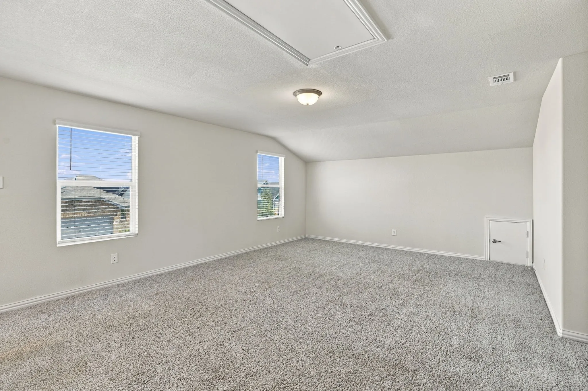 Single Family Residence For Rent in Kaufman County , 1801 Ash Oak Lane, Forney, Texas 75126, 4 Bedroom, 3 Bathroom, 2 Garage spaces, 2,250 Sqft, built in 2022, mls#21387520, Real Estate Agent in Forney, Homes For Rent in Kaufman county, Homes For Rent in Forney, Realtor in Forney Texas, Real Estate Brokerage Independent Realty Texas, Luminita Cordes Realtor