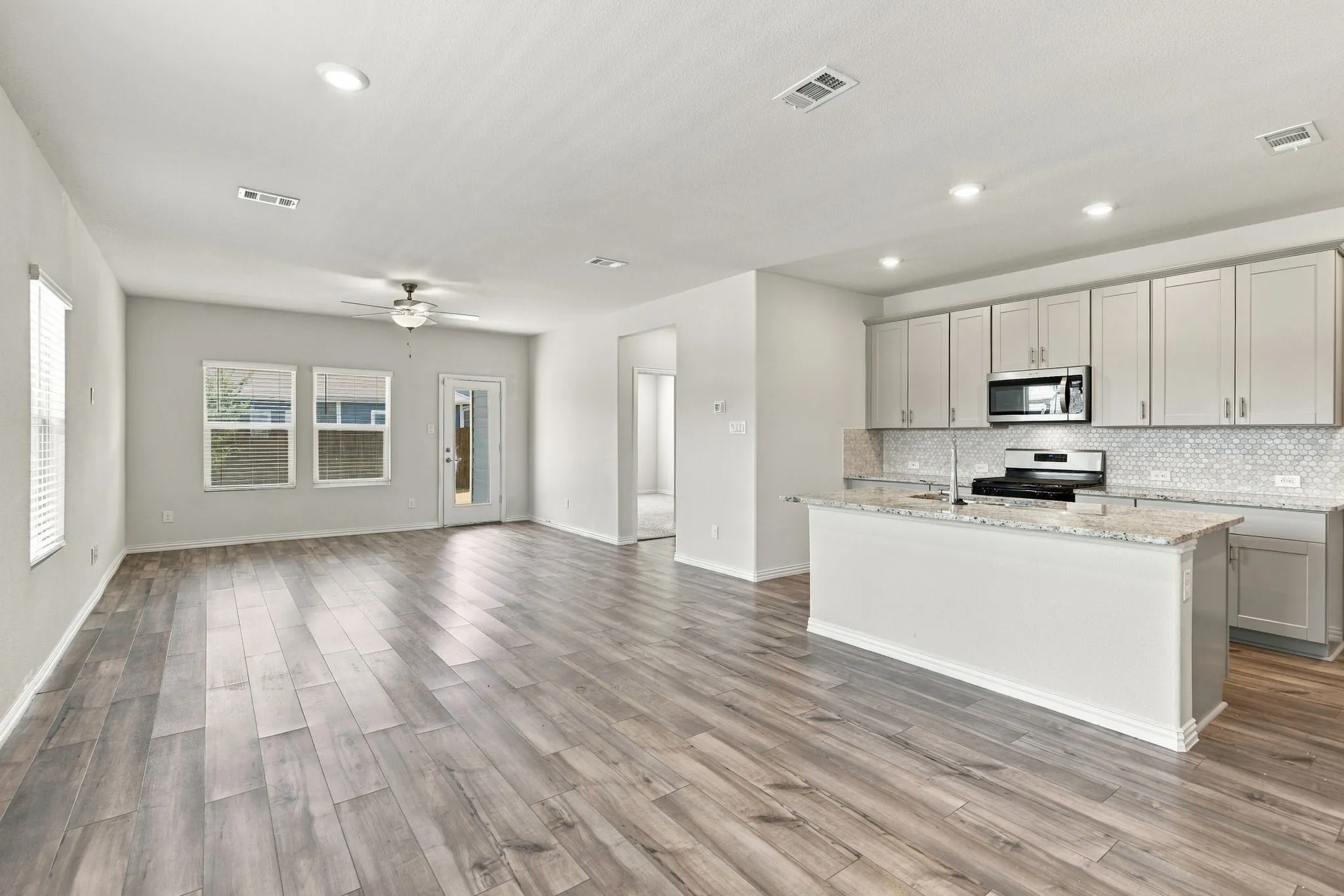 Single Family Residence For Rent in Kaufman County , 1801 Ash Oak Lane, Forney, Texas 75126, 4 Bedroom, 3 Bathroom, 2 Garage spaces, 2,250 Sqft, built in 2022, mls#21387520, Real Estate Agent in Forney, Homes For Rent in Kaufman county, Homes For Rent in Forney, Realtor in Forney Texas, Real Estate Brokerage Independent Realty Texas, Luminita Cordes Realtor