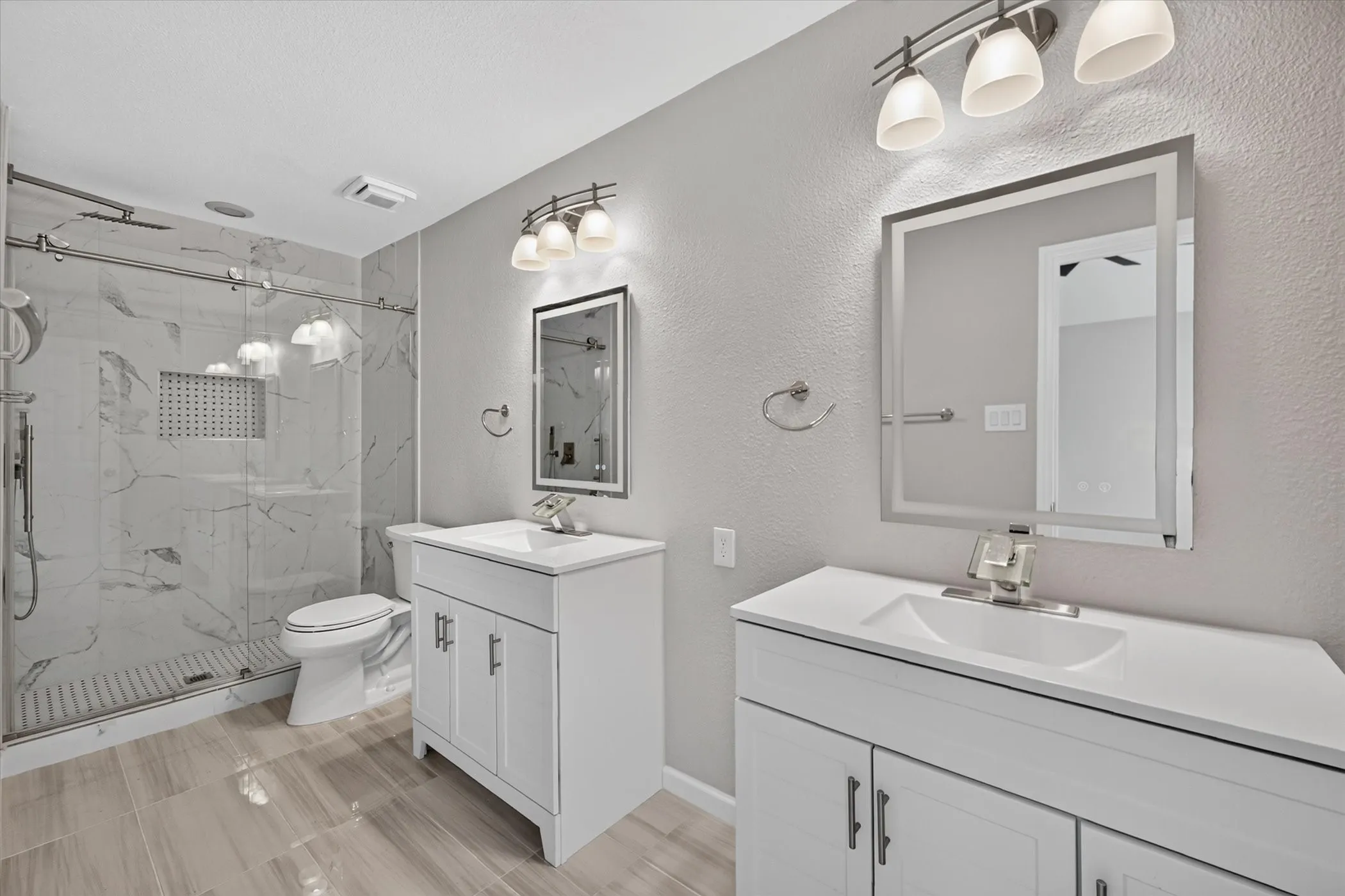 Single Family Residence For Sale in Denton County , 1618 San Francisco Street, Carrollton, Texas 75007, 3 Bedroom, 2 Bathroom, 2 Garage spaces, 1,963 Sqft, built in 1985, mls#21383761, Real Estate Agent in Carrollton, Homes For Sale in Denton county, Homes For Sale in Carrollton, Realtor in Carrollton Texas, Real Estate Brokerage Independent Realty Texas, Luminita Cordes Realtor