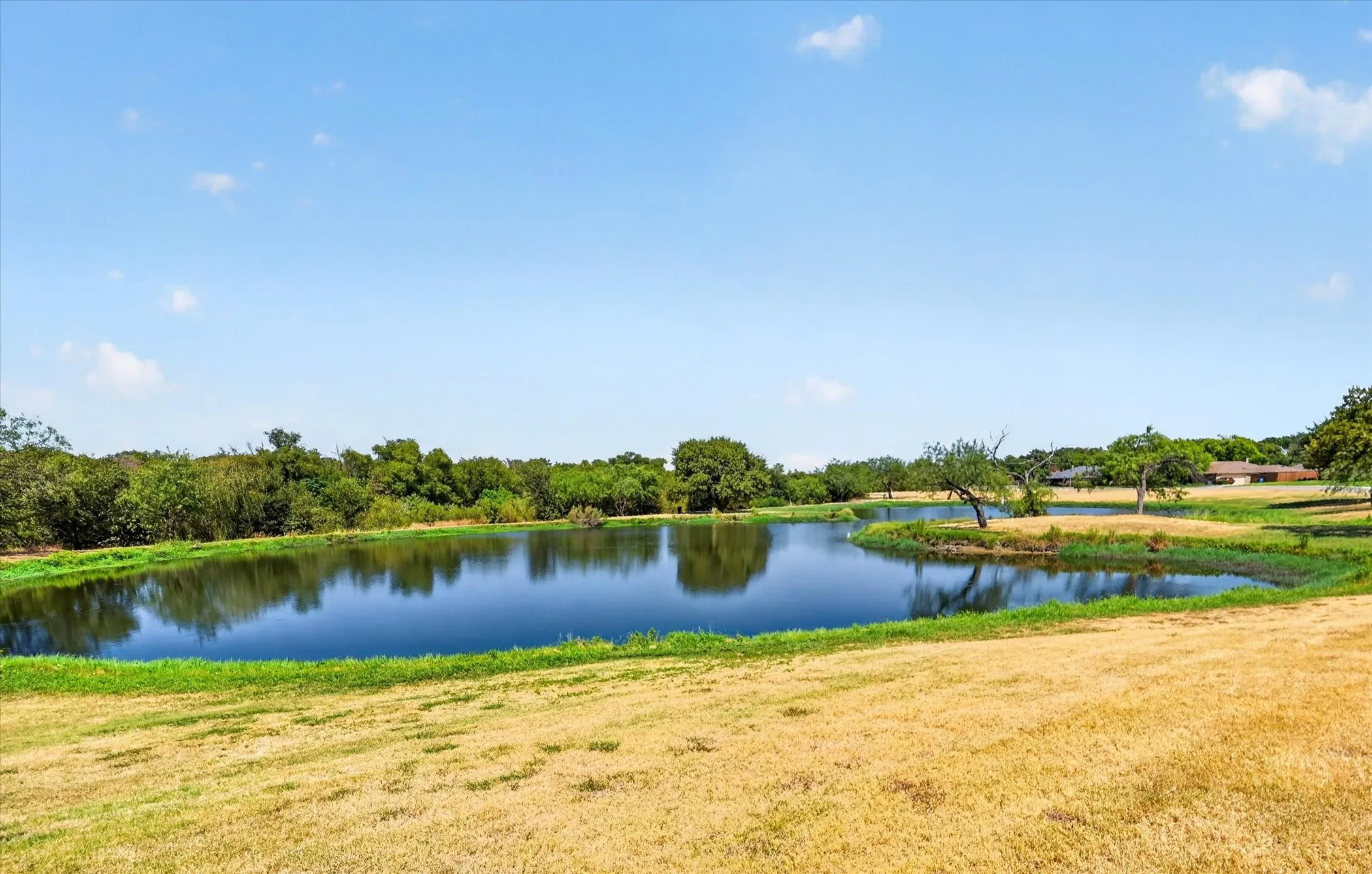 Single Family Residence For Sale in Denton County , 1618 San Francisco Street, Carrollton, Texas 75007, 3 Bedroom, 2 Bathroom, 2 Garage spaces, 1,963 Sqft, built in 1985, mls#21383761, Real Estate Agent in Carrollton, Homes For Sale in Denton county, Homes For Sale in Carrollton, Realtor in Carrollton Texas, Real Estate Brokerage Independent Realty Texas, Luminita Cordes Realtor