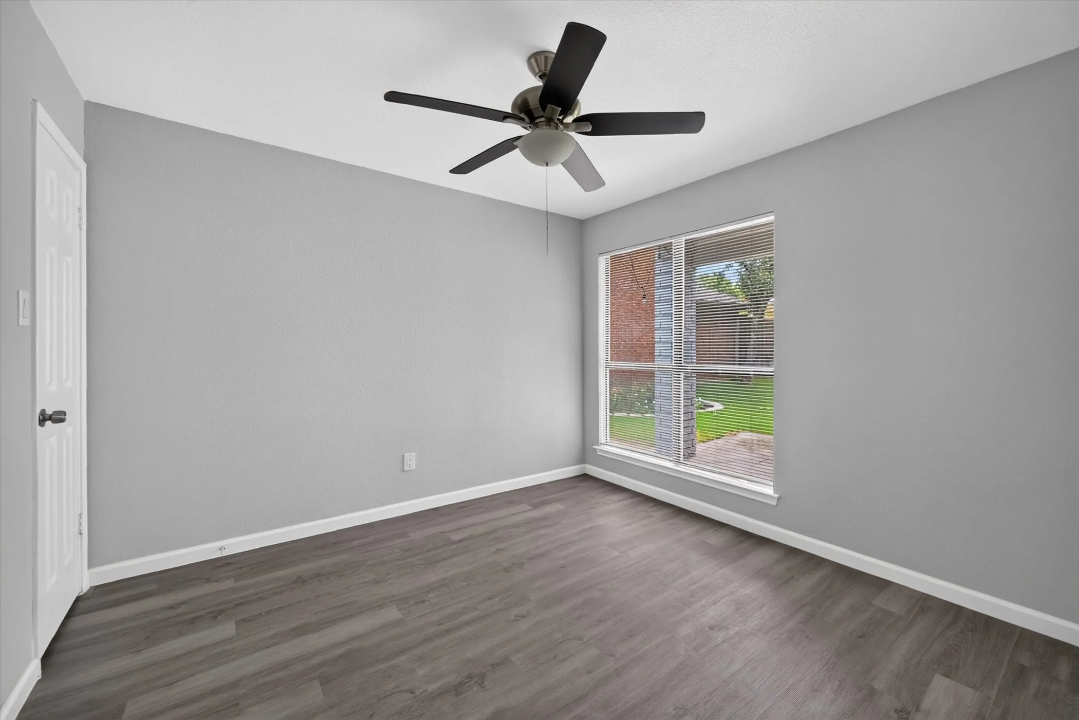 Single Family Residence For Sale in Denton County , 1618 San Francisco Street, Carrollton, Texas 75007, 3 Bedroom, 2 Bathroom, 2 Garage spaces, 1,963 Sqft, built in 1985, mls#21383761, Real Estate Agent in Carrollton, Homes For Sale in Denton county, Homes For Sale in Carrollton, Realtor in Carrollton Texas, Real Estate Brokerage Independent Realty Texas, Luminita Cordes Realtor