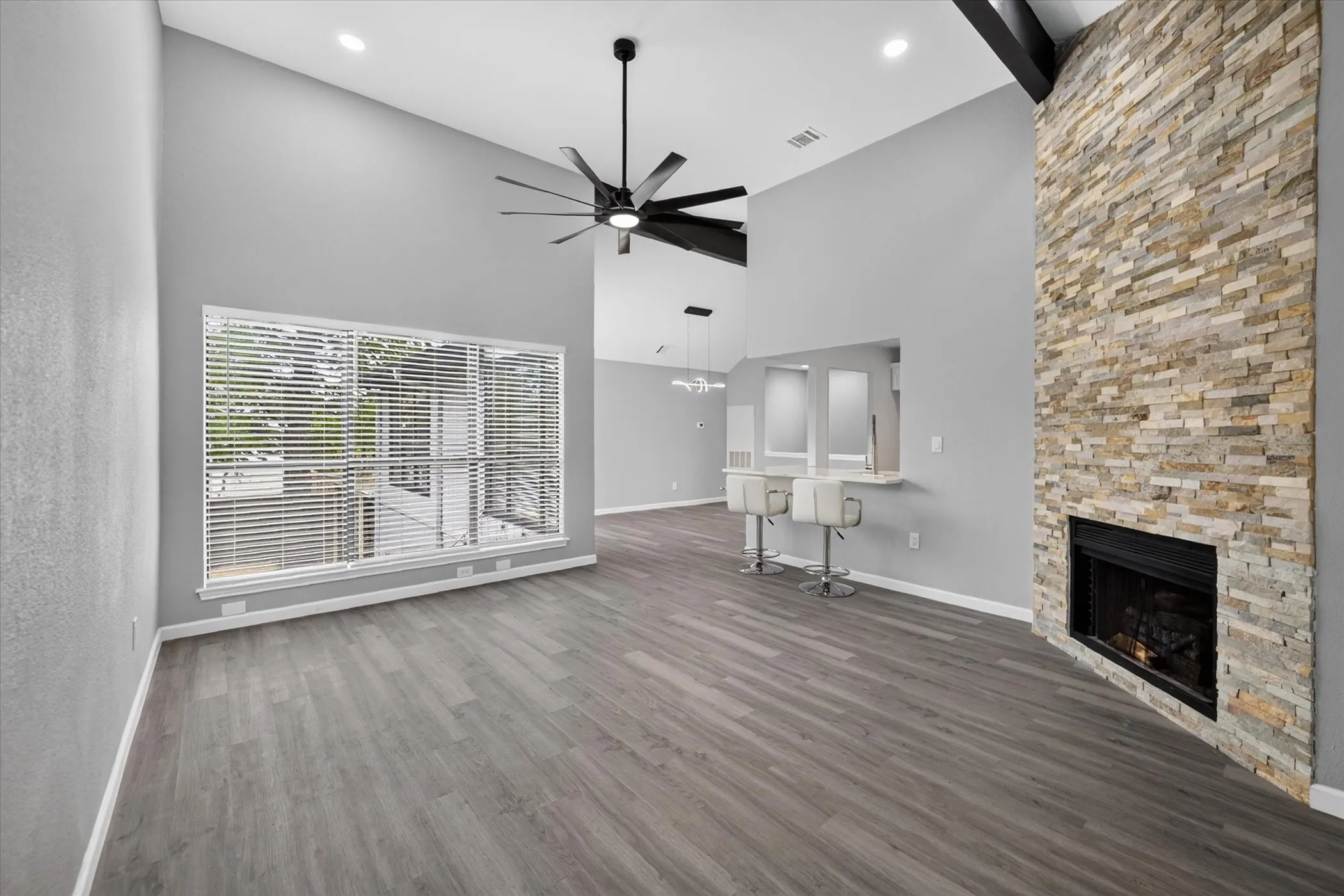 Single Family Residence For Sale in Denton County , 1618 San Francisco Street, Carrollton, Texas 75007, 3 Bedroom, 2 Bathroom, 2 Garage spaces, 1,963 Sqft, built in 1985, mls#21383761, Real Estate Agent in Carrollton, Homes For Sale in Denton county, Homes For Sale in Carrollton, Realtor in Carrollton Texas, Real Estate Brokerage Independent Realty Texas, Luminita Cordes Realtor