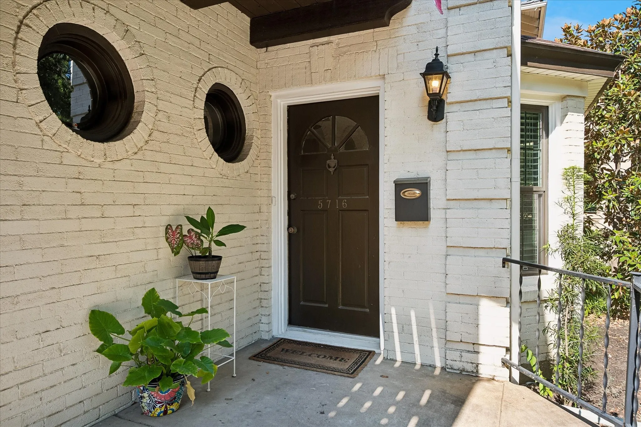 5716 Goliad