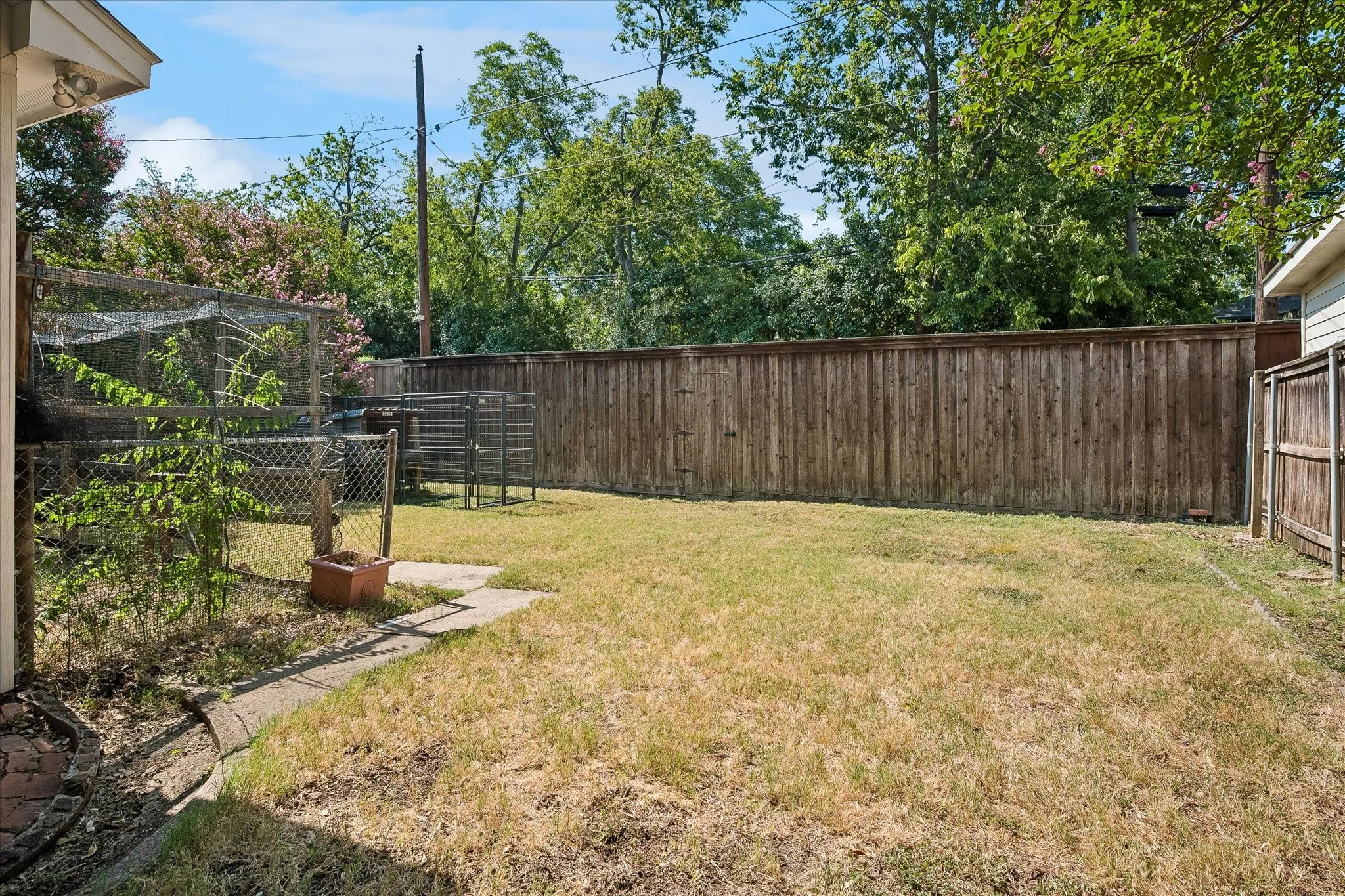 Duplex For Sale in Dallas County , 5716 Goliad Avenue, Dallas, Texas 75206, 4 Bedroom, 4 Bathroom, 2 Garage spaces, 0 Sqft, built in 1935, mls#21384724, Real Estate Agent in Dallas, Homes For Sale in Dallas county, Homes For Sale in Dallas, Realtor in Dallas Texas, Real Estate Brokerage Independent Realty Texas, Luminita Cordes Realtor