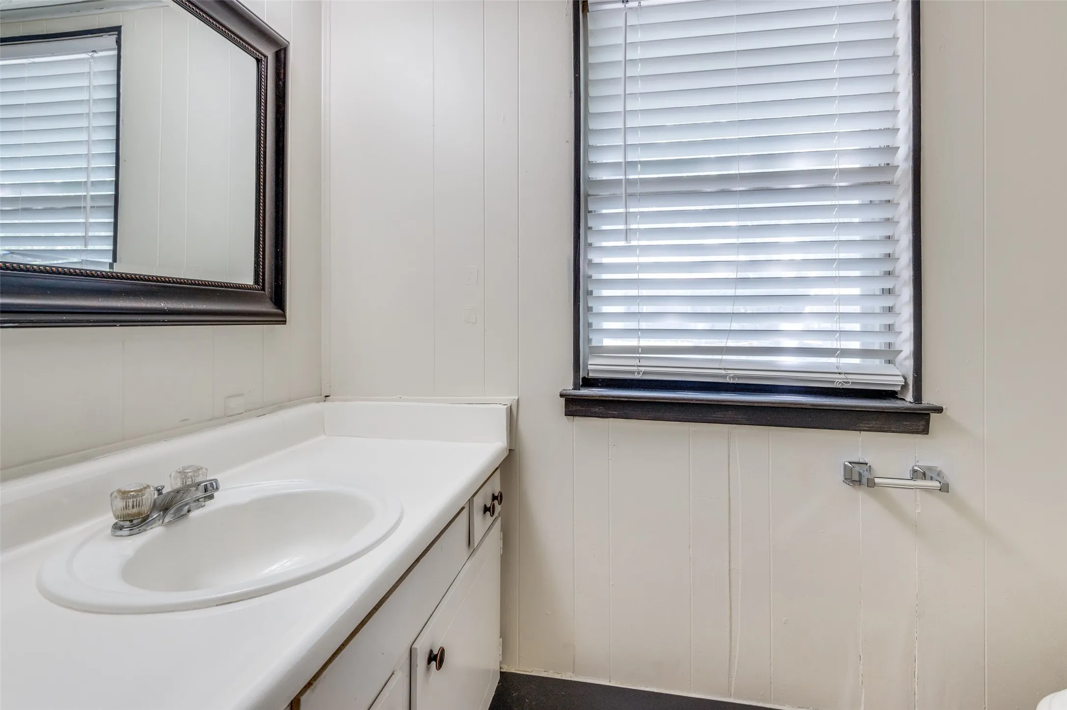 Single Family Residence For Rent in Collin County , 9311 Oakland Drive, Frisco, Texas 75033, 3 Bedroom, 1 Bathroom, Garage spaces, 1,012 Sqft, built in 1960, mls#21384358, Real Estate Agent in Frisco, Homes For Rent in Collin county, Homes For Rent in Frisco, Realtor in Frisco Texas, Real Estate Brokerage Independent Realty Texas, Luminita Cordes Realtor