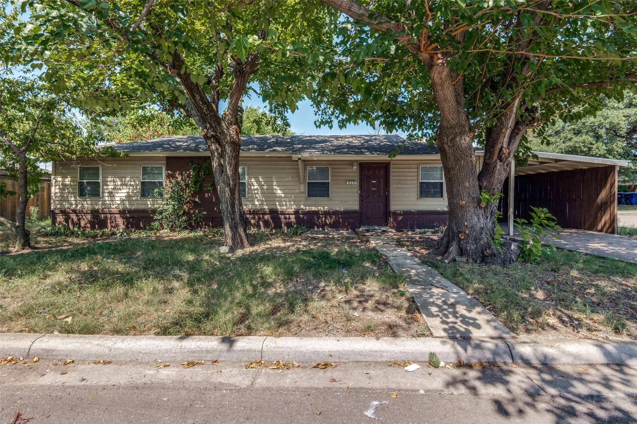 Single Family Residence For Rent in Collin County , 9311 Oakland Drive, Frisco, Texas 75033, 3 Bedroom, 1 Bathroom, Garage spaces, 1,012 Sqft, built in 1960, mls#21384358, Real Estate Agent in Frisco, Homes For Rent in Collin county, Homes For Rent in Frisco, Realtor in Frisco Texas, Real Estate Brokerage Independent Realty Texas, Luminita Cordes Realtor