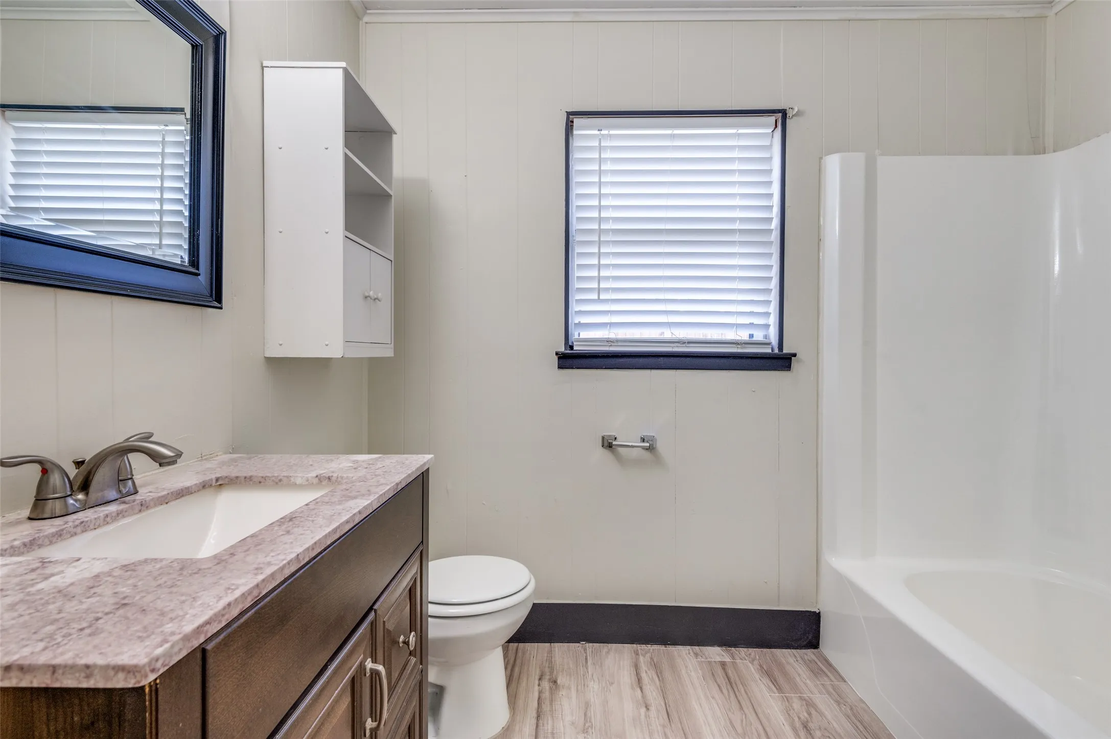 Single Family Residence For Rent in Collin County , 9311 Oakland Drive, Frisco, Texas 75033, 3 Bedroom, 1 Bathroom, Garage spaces, 1,012 Sqft, built in 1960, mls#21384358, Real Estate Agent in Frisco, Homes For Rent in Collin county, Homes For Rent in Frisco, Realtor in Frisco Texas, Real Estate Brokerage Independent Realty Texas, Luminita Cordes Realtor