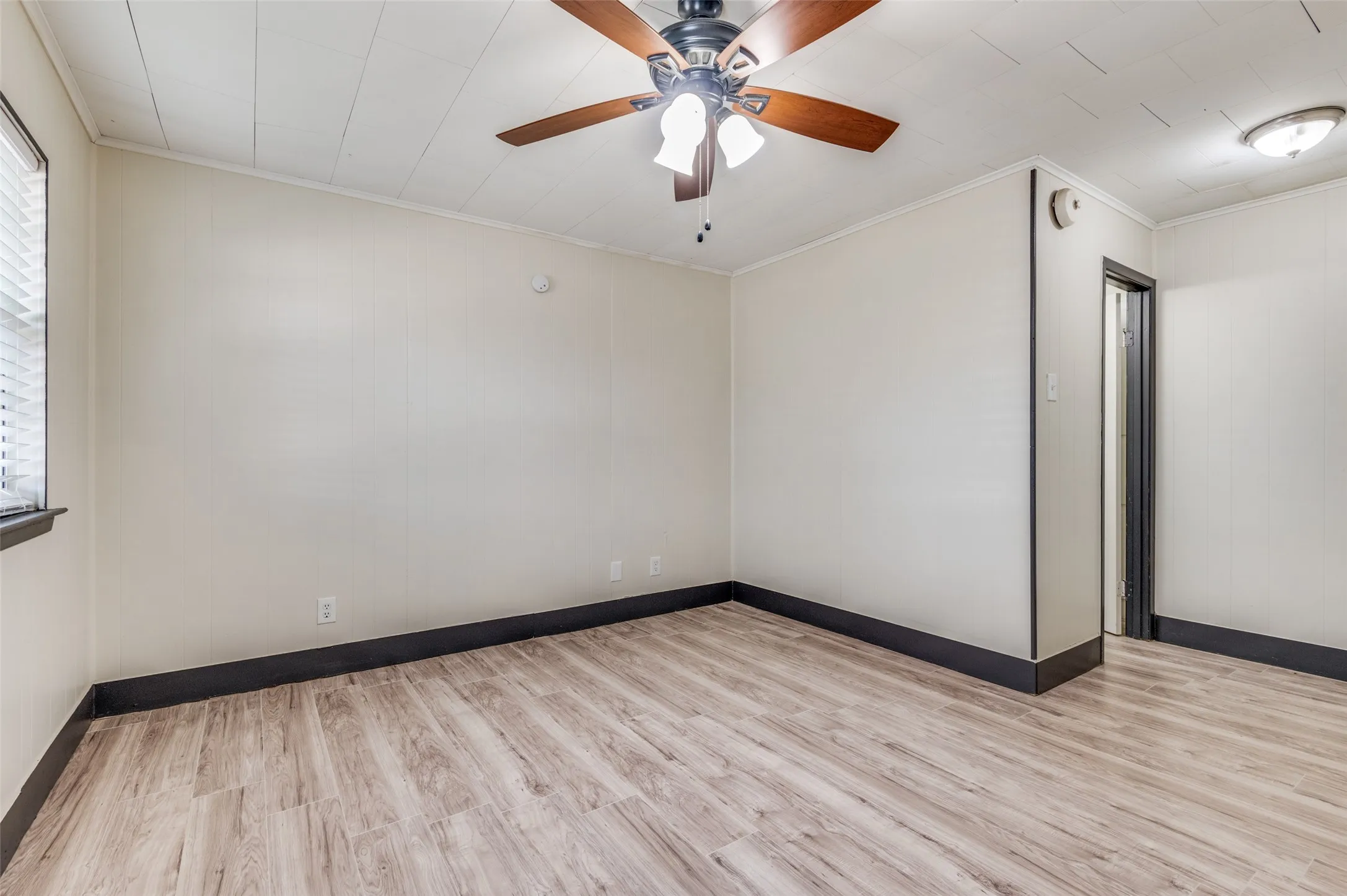 Single Family Residence For Rent in Collin County , 9311 Oakland Drive, Frisco, Texas 75033, 3 Bedroom, 1 Bathroom, Garage spaces, 1,012 Sqft, built in 1960, mls#21384358, Real Estate Agent in Frisco, Homes For Rent in Collin county, Homes For Rent in Frisco, Realtor in Frisco Texas, Real Estate Brokerage Independent Realty Texas, Luminita Cordes Realtor