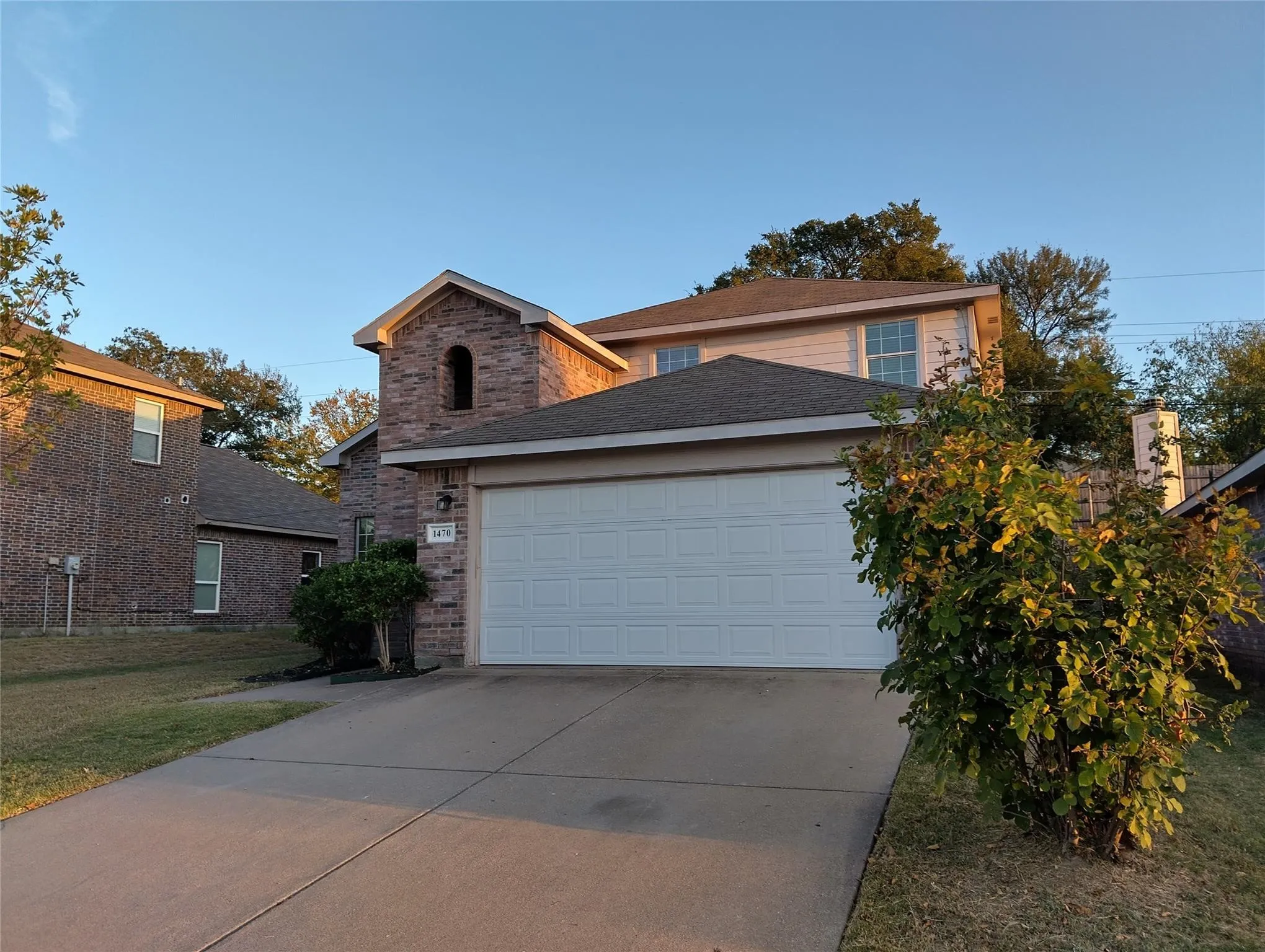 Single Family Residence For Rent in Dallas County , 1470 Sax Leigh Drive, Dallas, Texas 75241, 3 Bedroom, 3 Bathroom, 2 Garage spaces, 2,054 Sqft, built in 2006, mls#21383216, Real Estate Agent in Dallas, Homes For Rent in Dallas county, Homes For Rent in Dallas, Realtor in Dallas Texas, Real Estate Brokerage Independent Realty Texas, Luminita Cordes Realtor