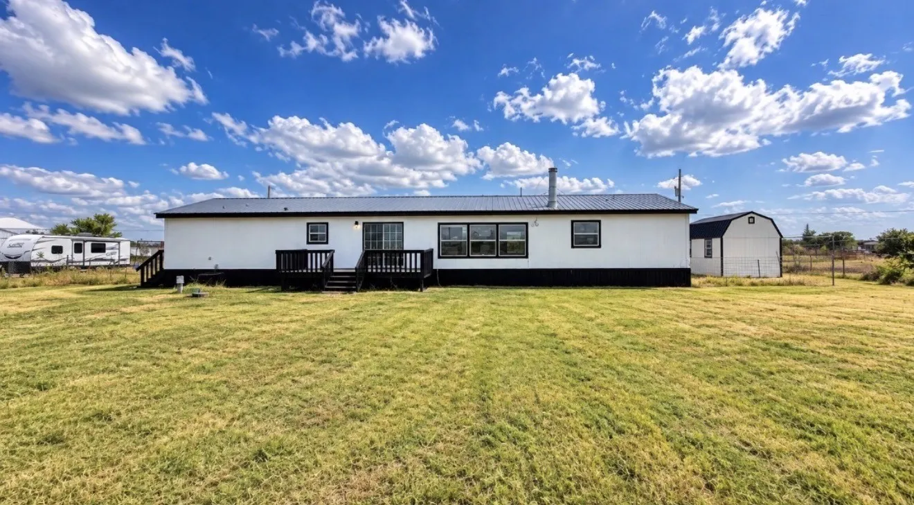 Mobile Home For Sale in Johnson County , 6505 Vintner Trail, Joshua, Texas 76058, 4 Bedroom, 2 Bathroom, Garage spaces, 2,128 Sqft, built in 2006, mls#21387049, Real Estate Agent in Joshua, Homes For Sale in Johnson county, Homes For Sale in Joshua, Realtor in Joshua Texas, Real Estate Brokerage Independent Realty Texas, Luminita Cordes Realtor