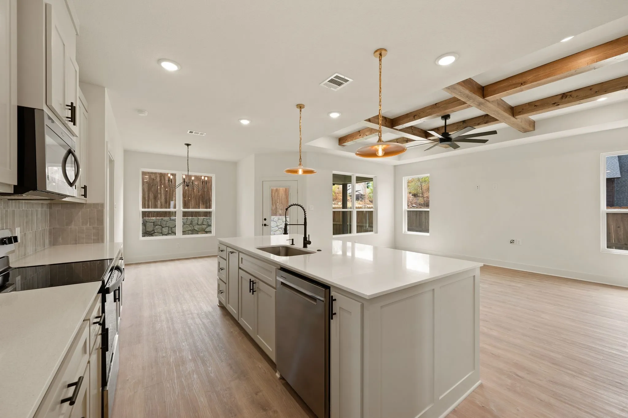 Single Family Residence For Sale in Hood County , 605 Mustang Trail, Granbury, Texas 76049, 3 Bedroom, 2 Bathroom, 2 Garage spaces, 1,535 Sqft, built in 2026, mls#21387199, Real Estate Agent in Granbury, Homes For Sale in Hood county, Homes For Sale in Granbury, Realtor in Granbury Texas, Real Estate Brokerage Independent Realty Texas, Luminita Cordes Realtor