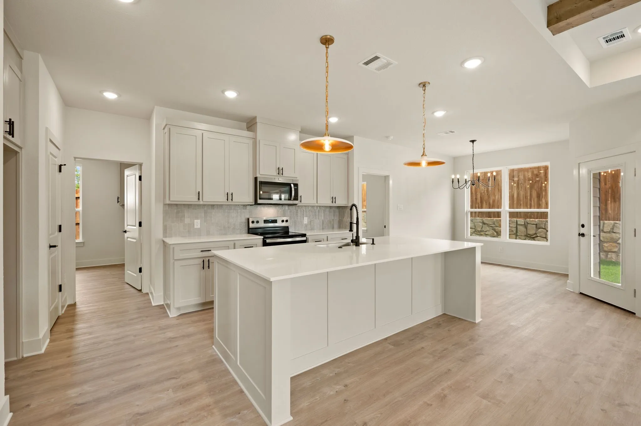Single Family Residence For Sale in Hood County , 605 Mustang Trail, Granbury, Texas 76049, 3 Bedroom, 2 Bathroom, 2 Garage spaces, 1,535 Sqft, built in 2026, mls#21387199, Real Estate Agent in Granbury, Homes For Sale in Hood county, Homes For Sale in Granbury, Realtor in Granbury Texas, Real Estate Brokerage Independent Realty Texas, Luminita Cordes Realtor