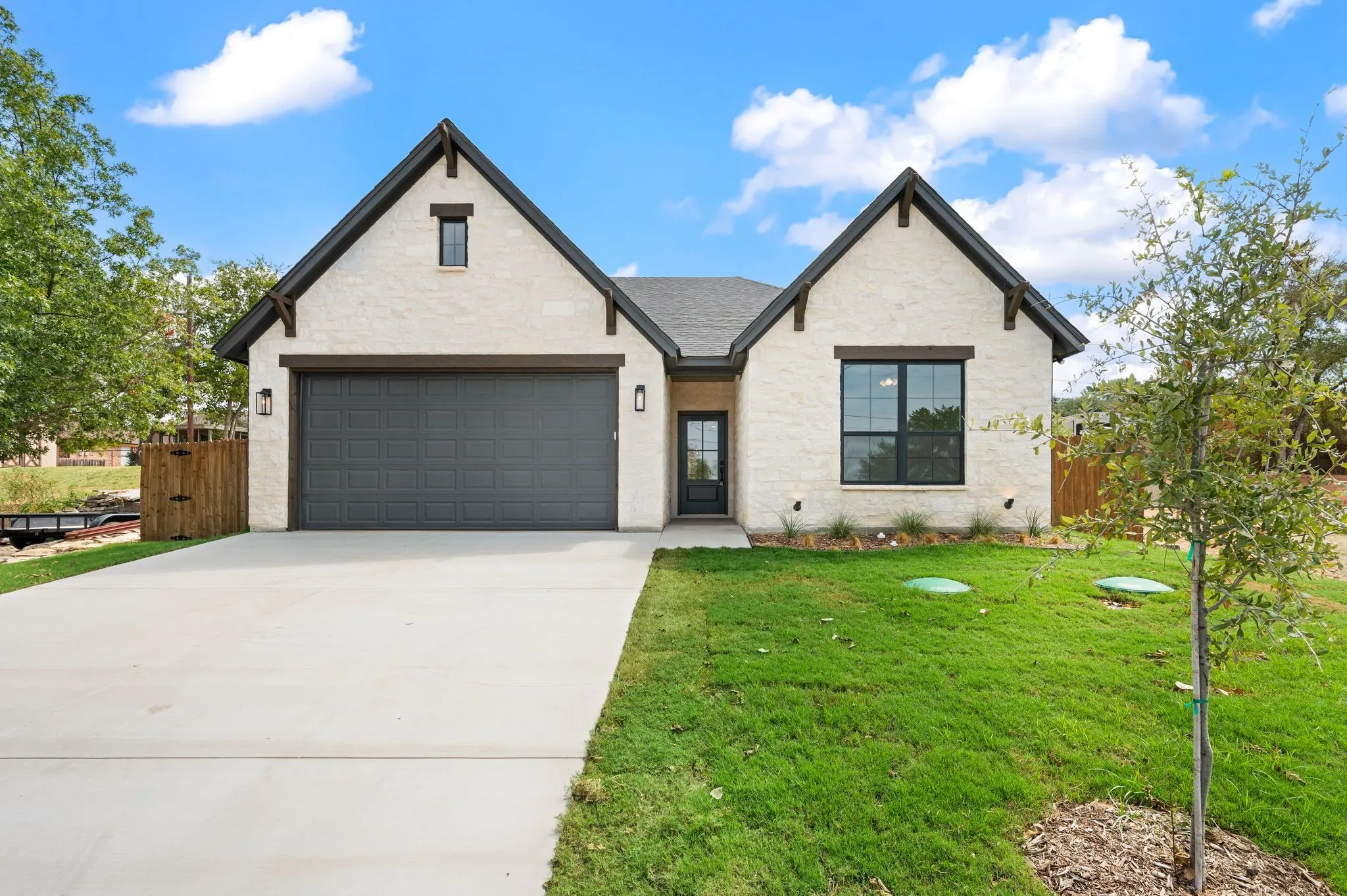 Single Family Residence For Sale in Hood County , 605 Mustang Trail, Granbury, Texas 76049, 3 Bedroom, 2 Bathroom, 2 Garage spaces, 1,535 Sqft, built in 2026, mls#21387199, Real Estate Agent in Granbury, Homes For Sale in Hood county, Homes For Sale in Granbury, Realtor in Granbury Texas, Real Estate Brokerage Independent Realty Texas, Luminita Cordes Realtor