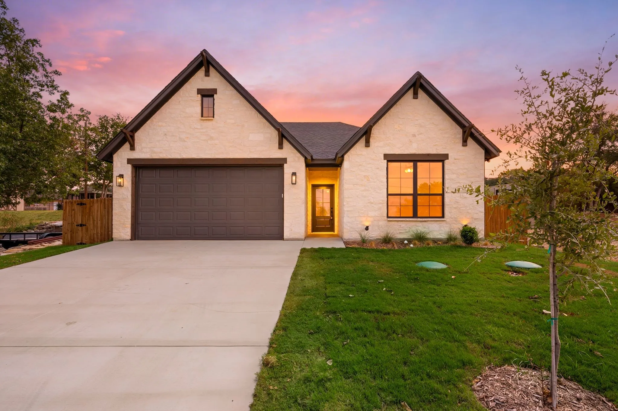 Single Family Residence For Sale in Hood County , 605 Mustang Trail, Granbury, Texas 76049, 3 Bedroom, 2 Bathroom, 2 Garage spaces, 1,535 Sqft, built in 2026, mls#21387199, Real Estate Agent in Granbury, Homes For Sale in Hood county, Homes For Sale in Granbury, Realtor in Granbury Texas, Real Estate Brokerage Independent Realty Texas, Luminita Cordes Realtor