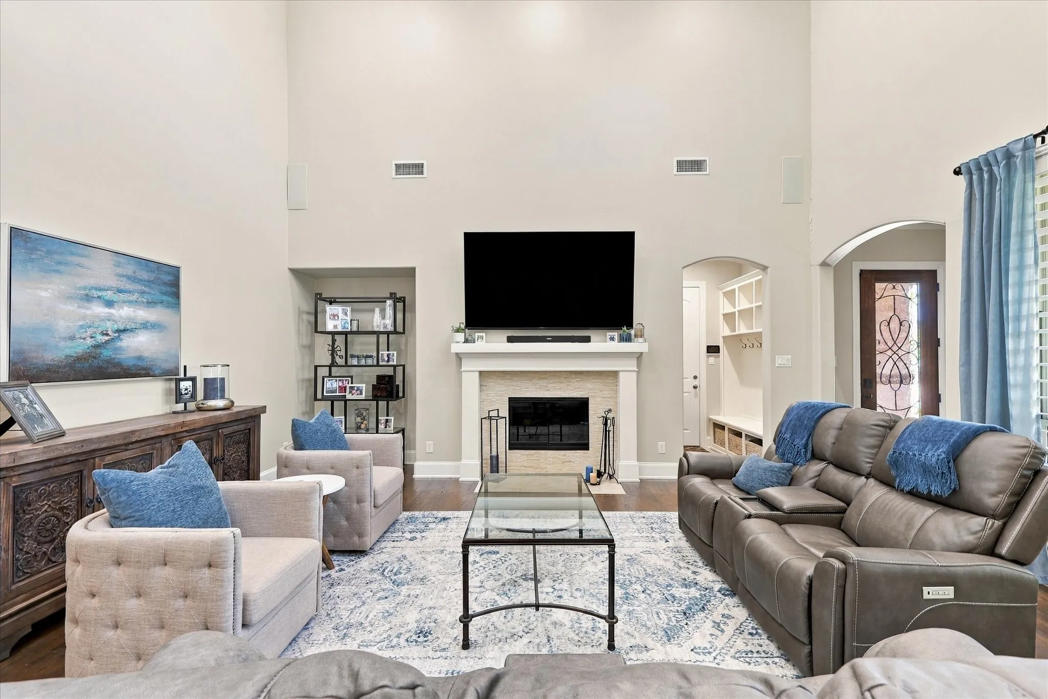 Single Family Residence For Rent in Denton County , 621 The Lakes Boulevard, Lewisville, Texas 75056, 3 Bedroom, 5 Bathroom, 2 Garage spaces, 2,717 Sqft, built in 2014, mls#21382317, Real Estate Agent in Lewisville, Homes For Rent in Denton county, Homes For Rent in Lewisville, Realtor in Lewisville Texas, Real Estate Brokerage Independent Realty Texas, Luminita Cordes Realtor