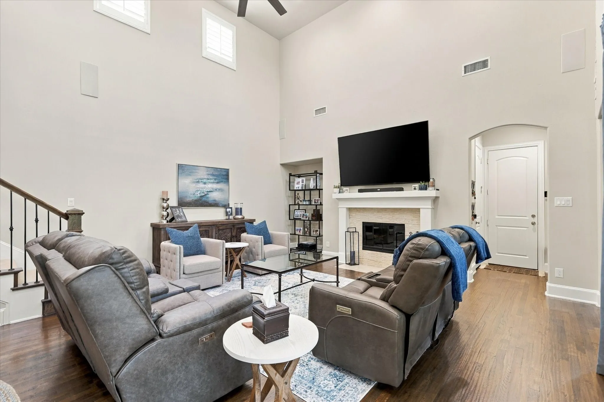 Single Family Residence For Rent in Denton County , 621 The Lakes Boulevard, Lewisville, Texas 75056, 3 Bedroom, 5 Bathroom, 2 Garage spaces, 2,717 Sqft, built in 2014, mls#21382317, Real Estate Agent in Lewisville, Homes For Rent in Denton county, Homes For Rent in Lewisville, Realtor in Lewisville Texas, Real Estate Brokerage Independent Realty Texas, Luminita Cordes Realtor