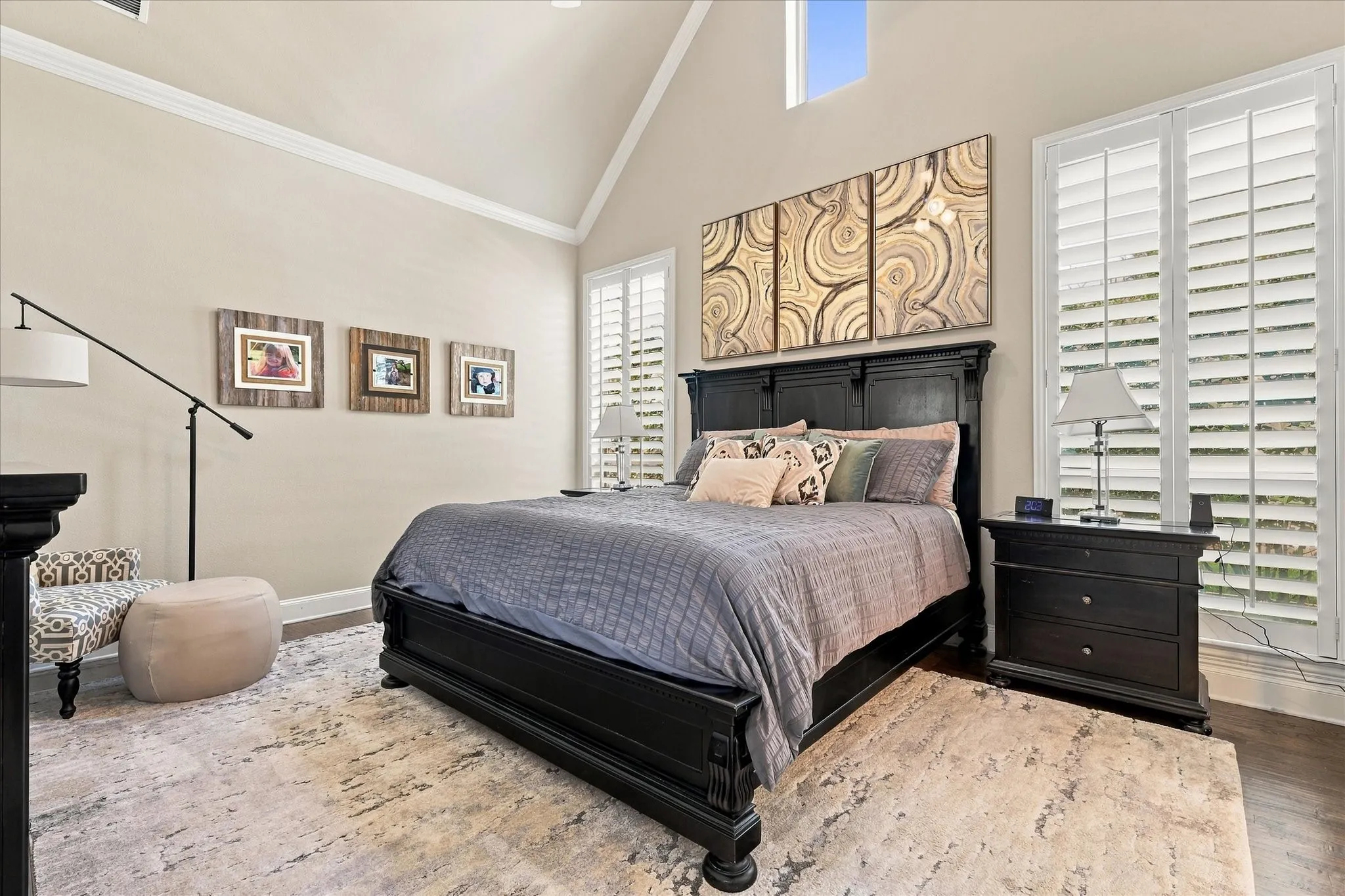 Single Family Residence For Rent in Denton County , 621 The Lakes Boulevard, Lewisville, Texas 75056, 3 Bedroom, 5 Bathroom, 2 Garage spaces, 2,717 Sqft, built in 2014, mls#21382317, Real Estate Agent in Lewisville, Homes For Rent in Denton county, Homes For Rent in Lewisville, Realtor in Lewisville Texas, Real Estate Brokerage Independent Realty Texas, Luminita Cordes Realtor