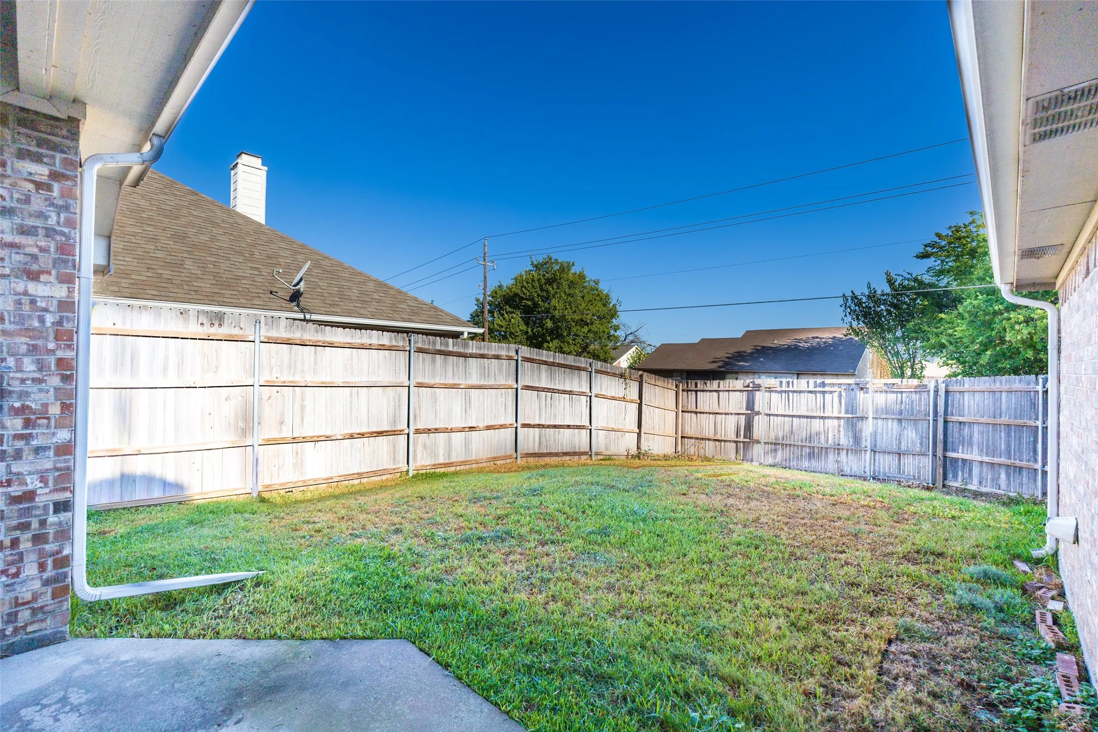 Single Family Residence For Rent in Denton County , 5708 Bedford Lane, The Colony, Texas 75056, 3 Bedroom, 2 Bathroom, 2 Garage spaces, 1,628 Sqft, built in 2001, mls#21387509, Real Estate Agent in The Colony, Homes For Rent in Denton county, Homes For Rent in The Colony, Realtor in The Colony Texas, Real Estate Brokerage Independent Realty Texas, Luminita Cordes Realtor